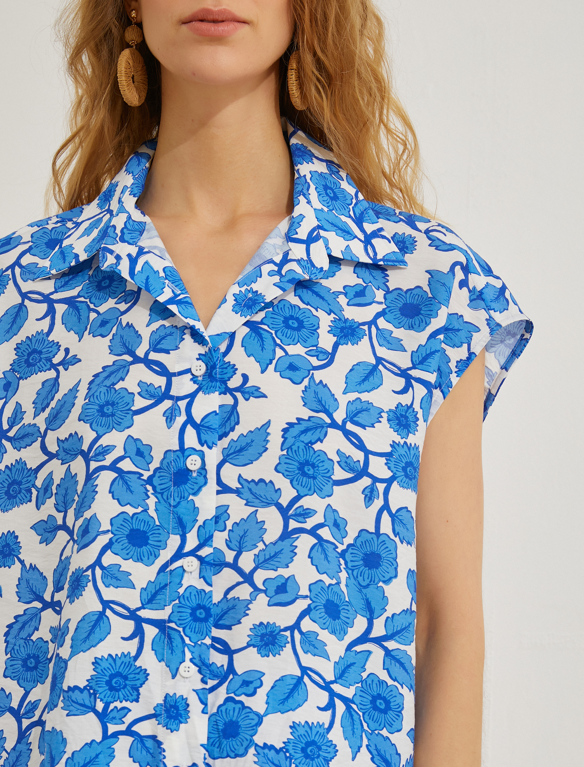 Çiçekli Gömlek Kolsuz
