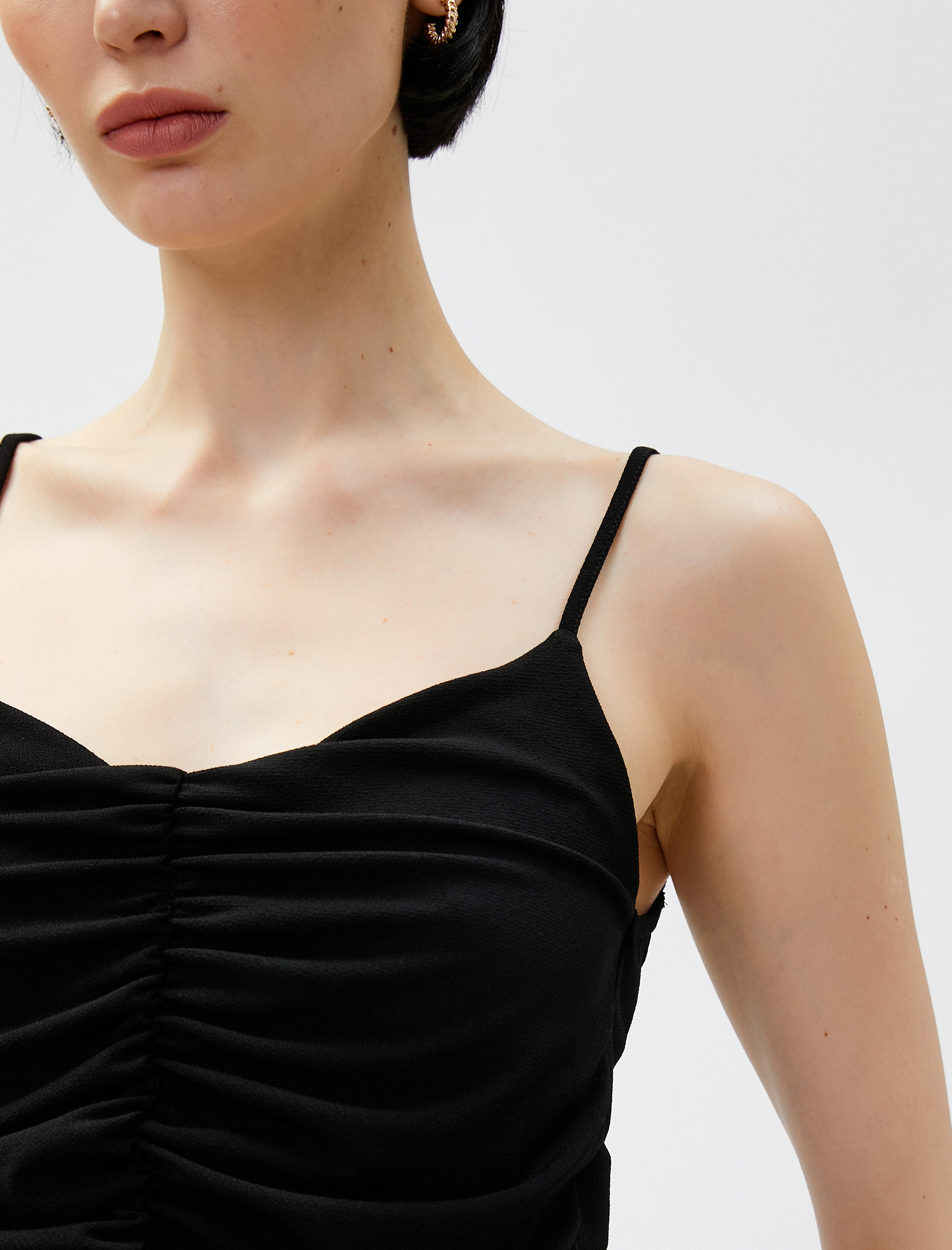   Drapeli Atlet Askılı U Yaka