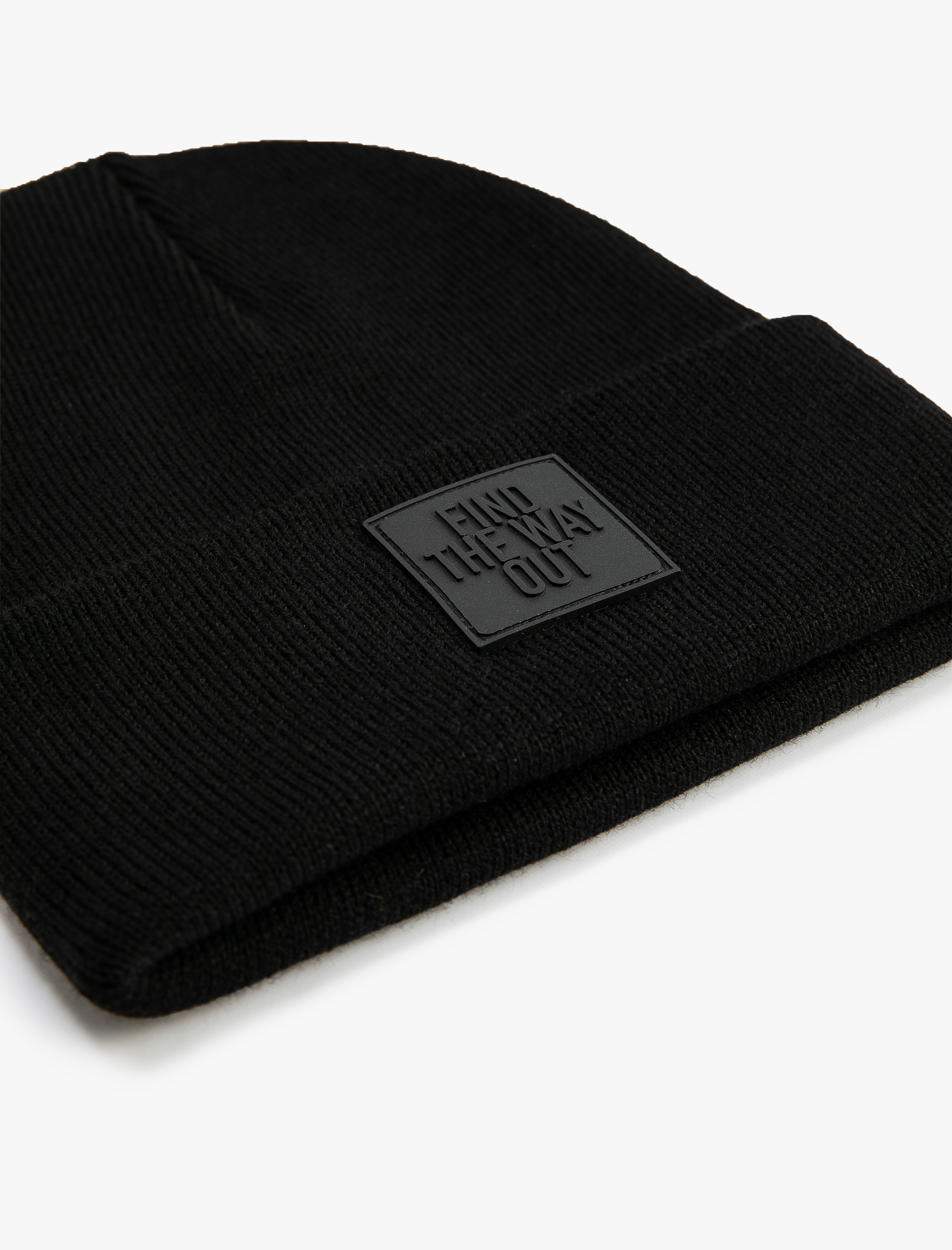  Erkek Basic Bere Slogan Etiket Baskılı Katlama Detaylı