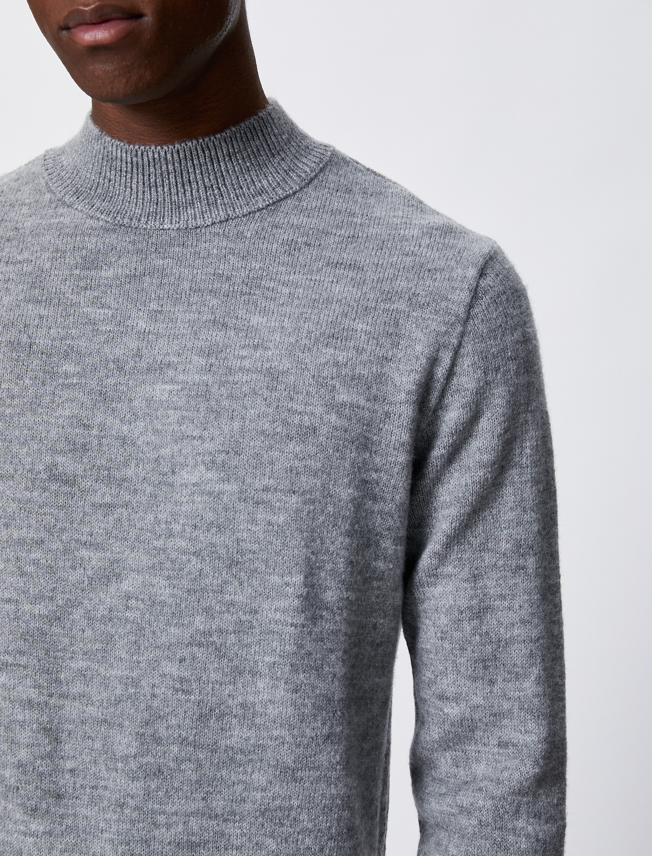   Basic Triko Kazak Yarım Balıkçı Yaka Dar Kesim