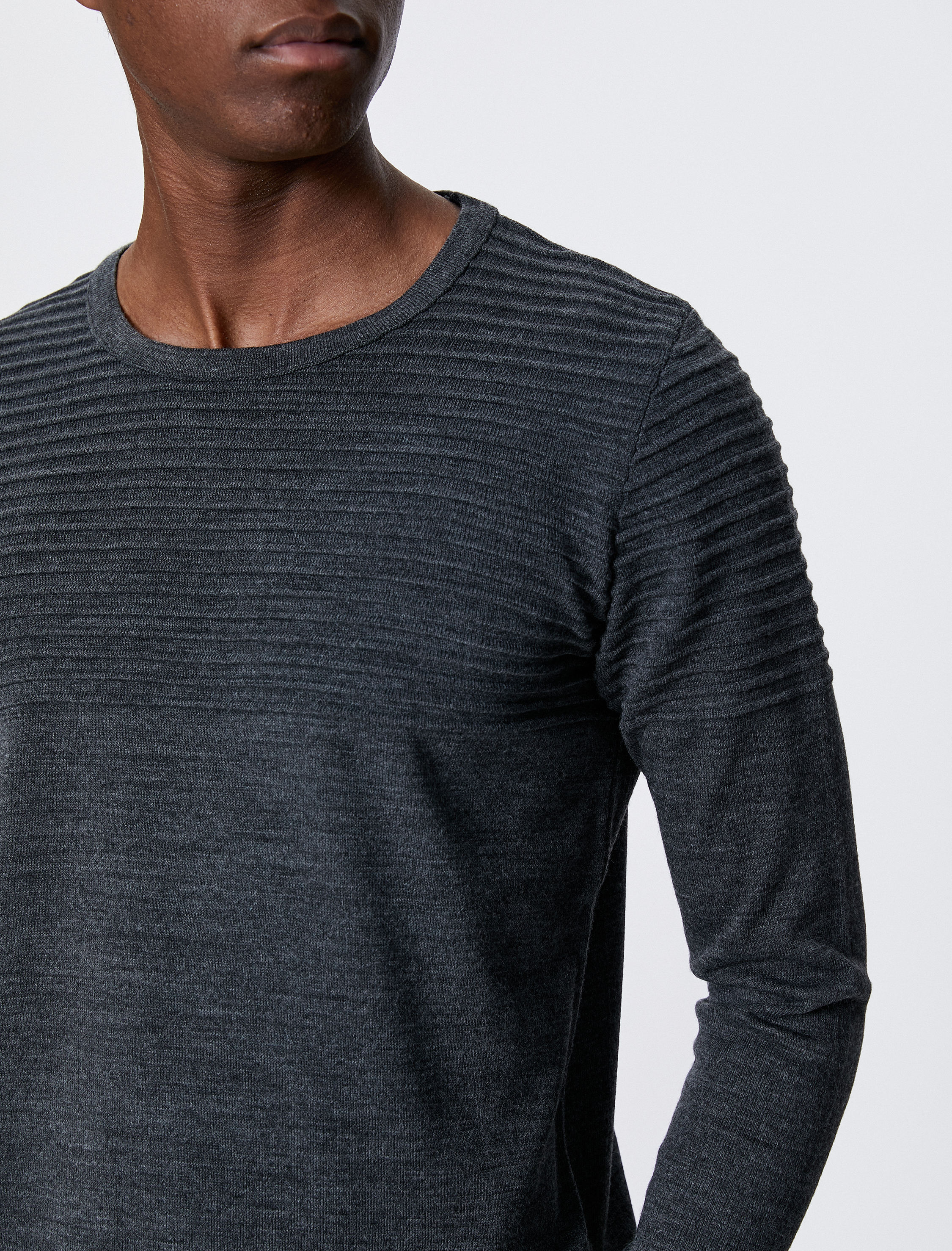   Basic Triko Kazak Dokulu Bisiklet Yaka Dar Kesim