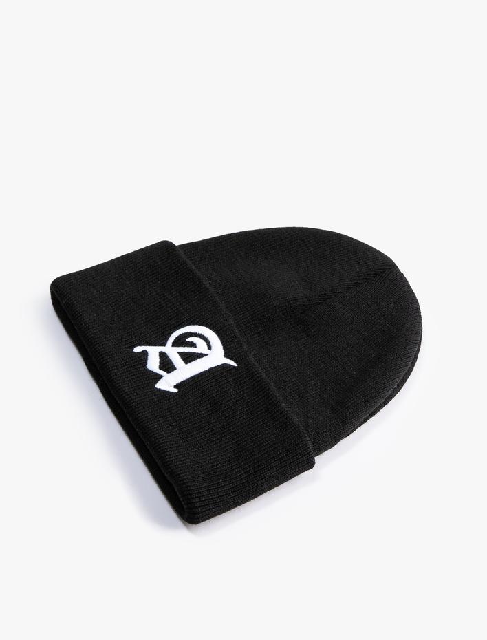 Kadın Triko Bere İşleme Detaylı