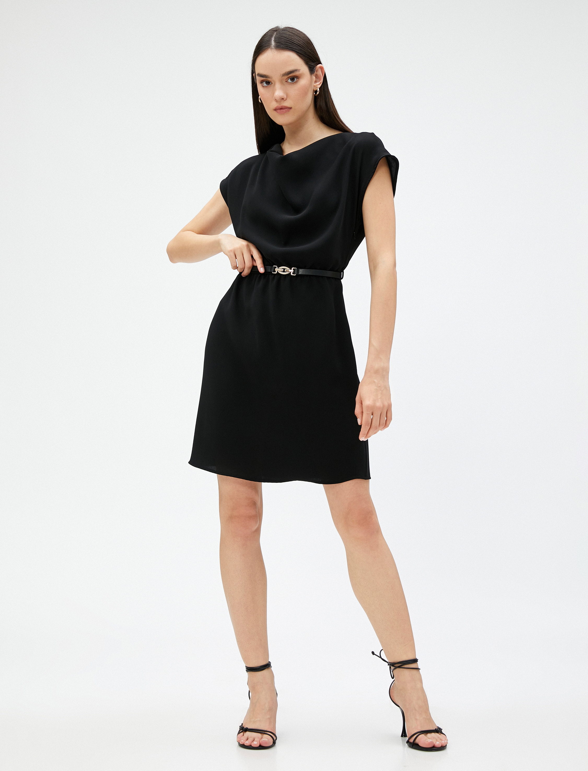   Mini Elbise Degaje Yaka Kemerli Kısa Kollu