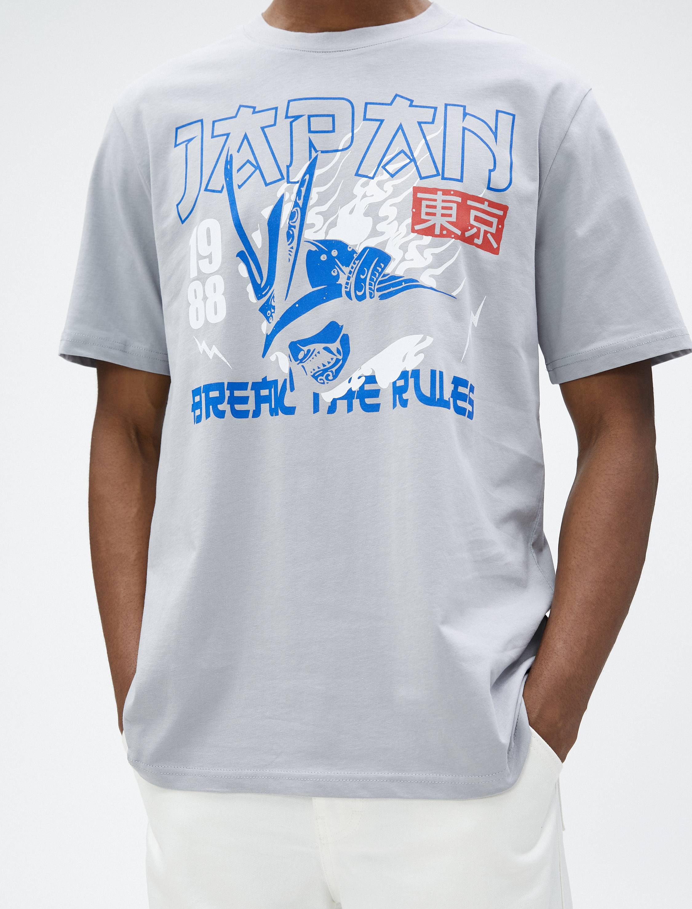   Uzakdoğu Baskılı Tişört Bisiklet Yaka Kısa Kollu Pamuklu