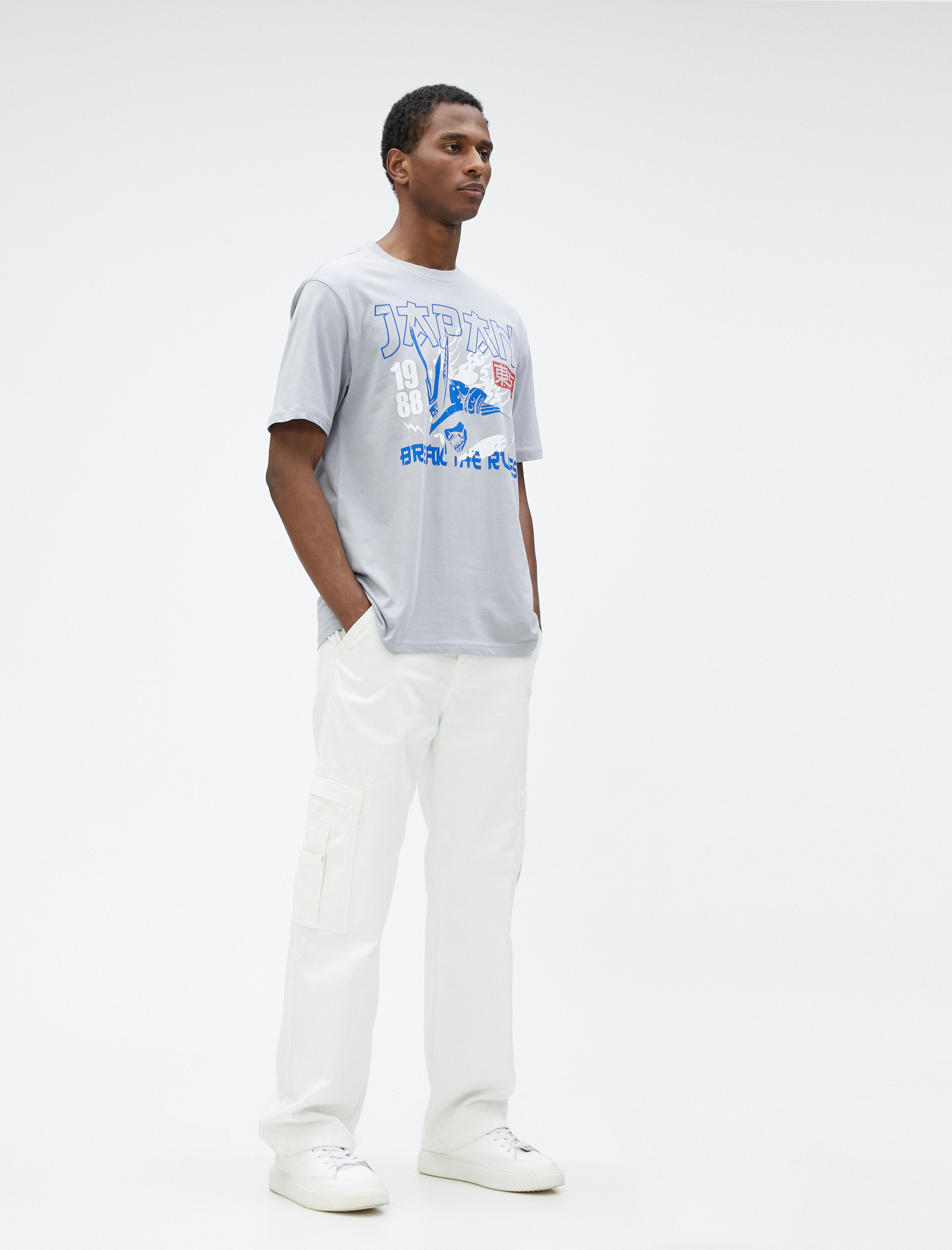   Uzakdoğu Baskılı Tişört Bisiklet Yaka Kısa Kollu Pamuklu