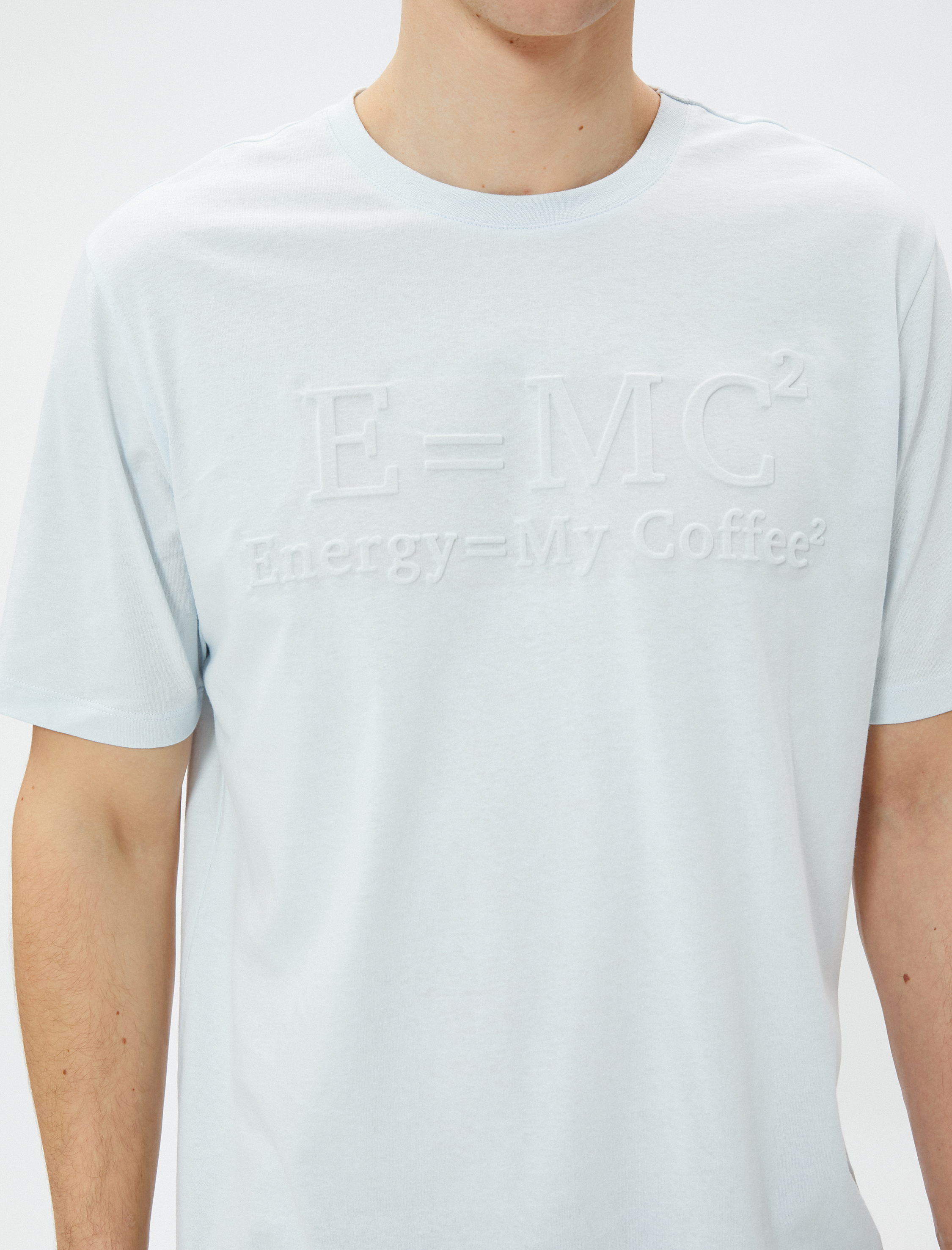   Tişört Pamuklu Kabartma Baskı Detaylı Kısa Kollu Bisiklet Yaka