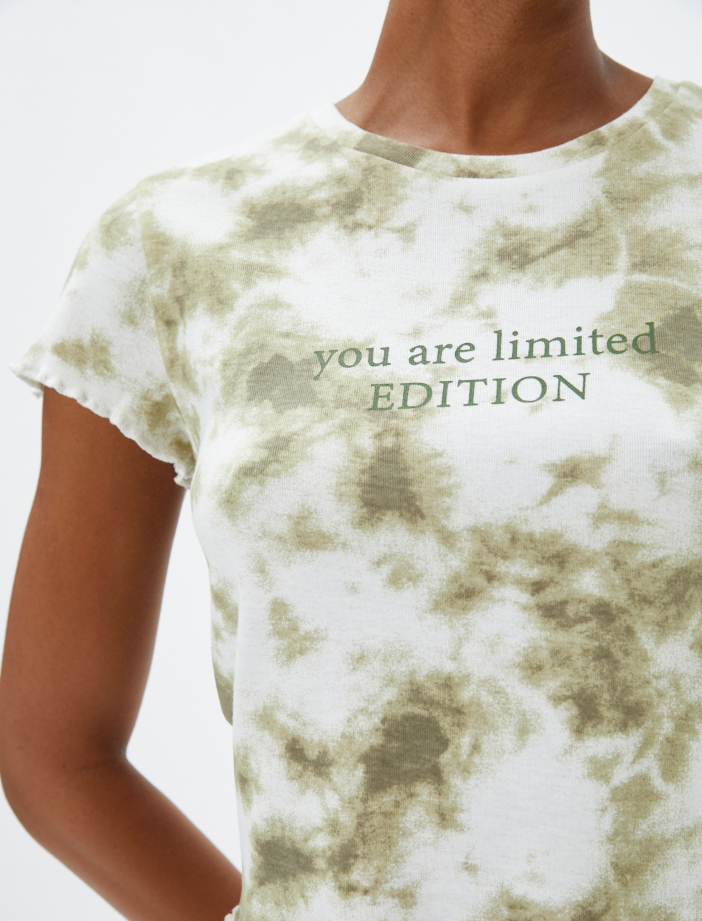   Slogan Baskılı Tişört Batik Detaylı Kısa Kollu Bisiklet Yaka