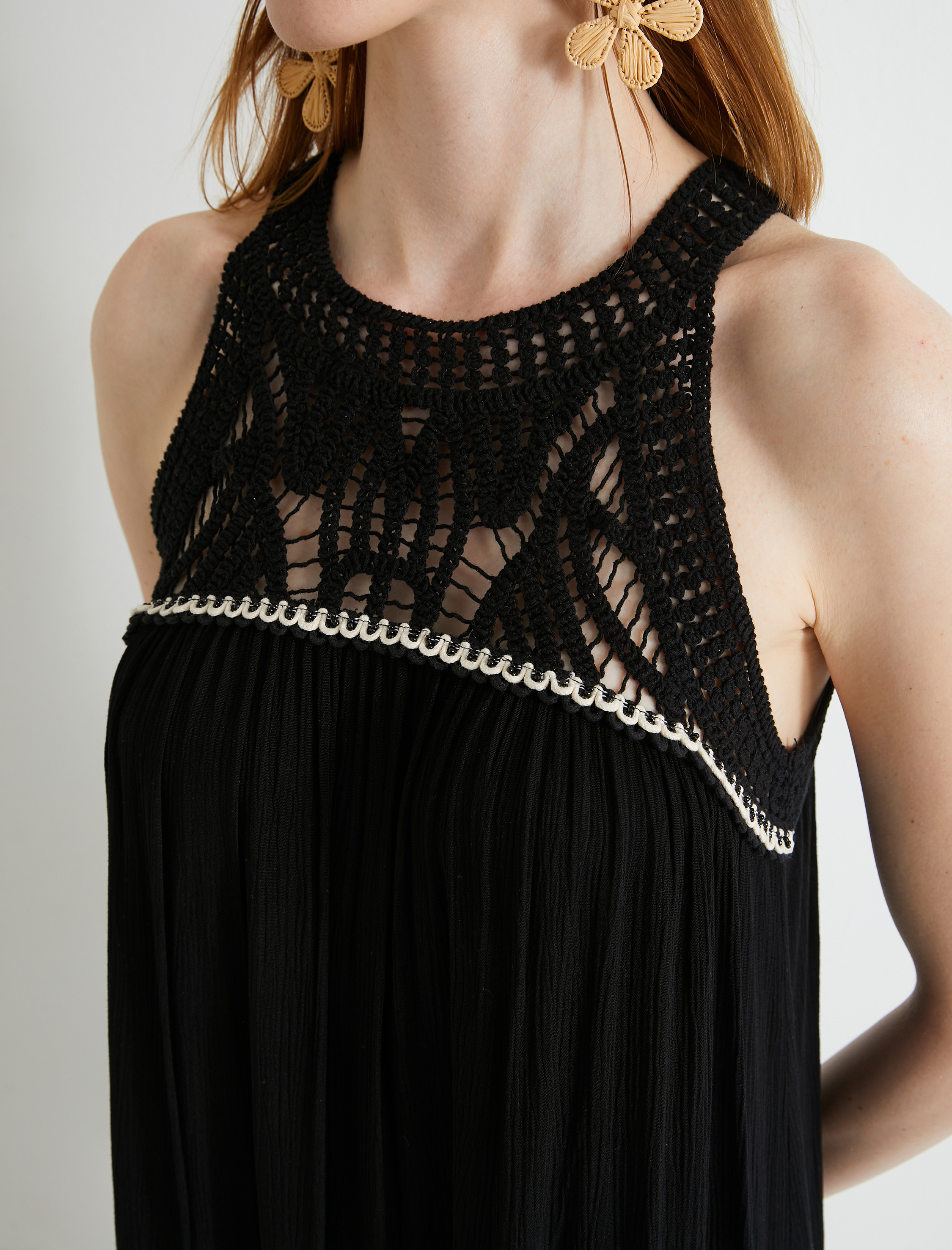   Halter Yaka Elbise Mini Volanlı Kroşe Detaylı Viskon