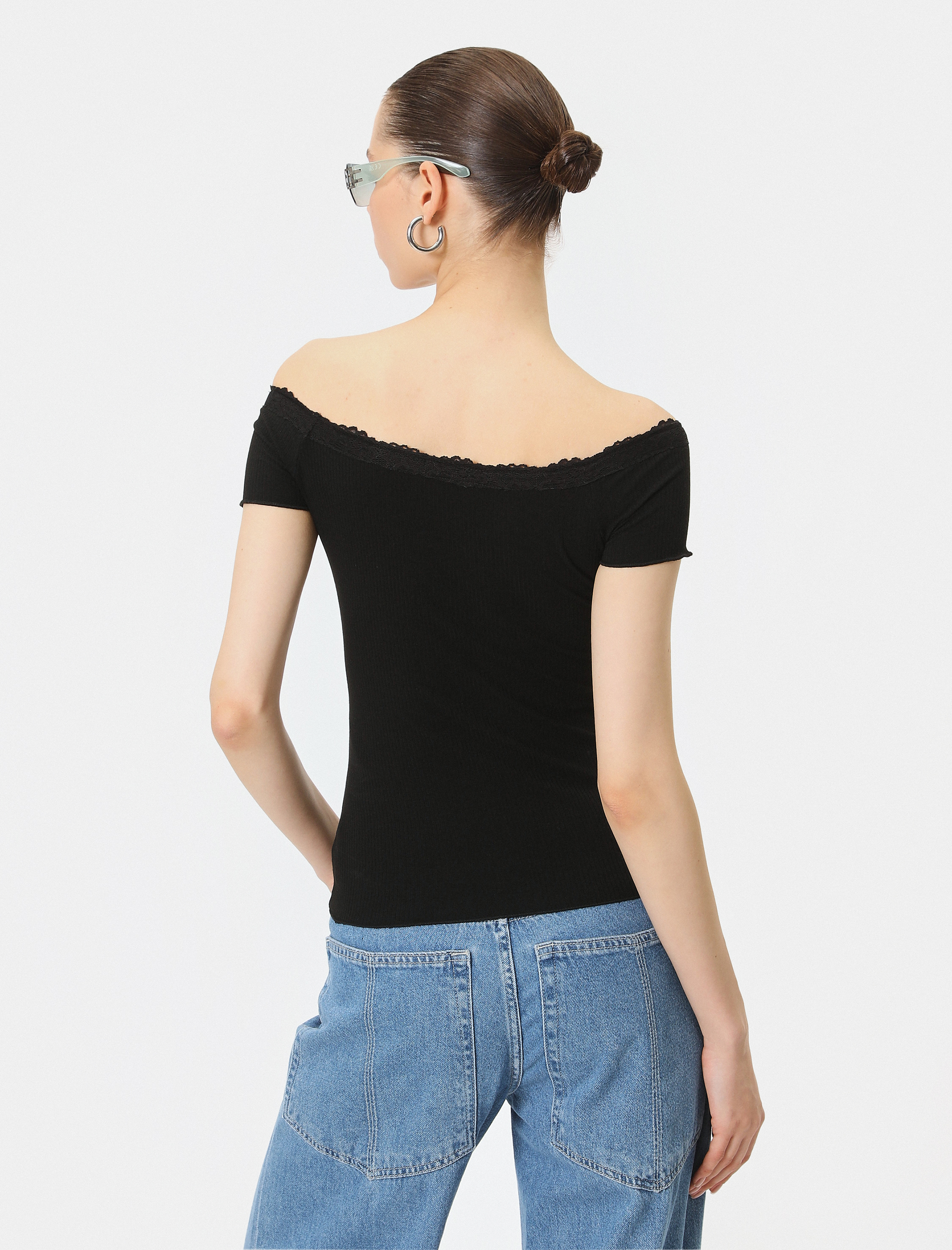 Omzu Açık Body Dantel Detaylı Drapeli Kısa Kollu Slim Fit