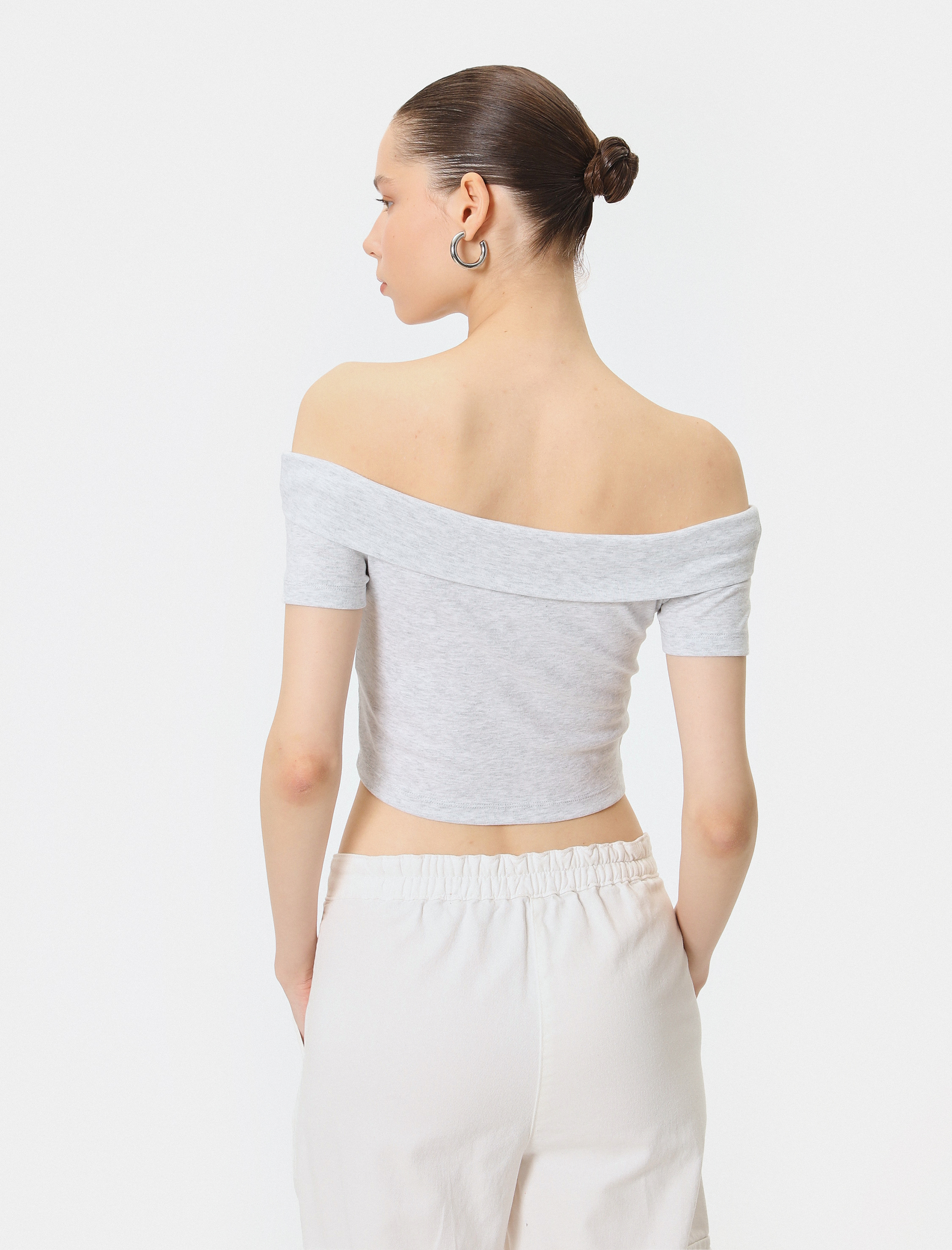   Omzu Açık Tişört Crop Kat Detaylı Ribanalı Kısa Kollu