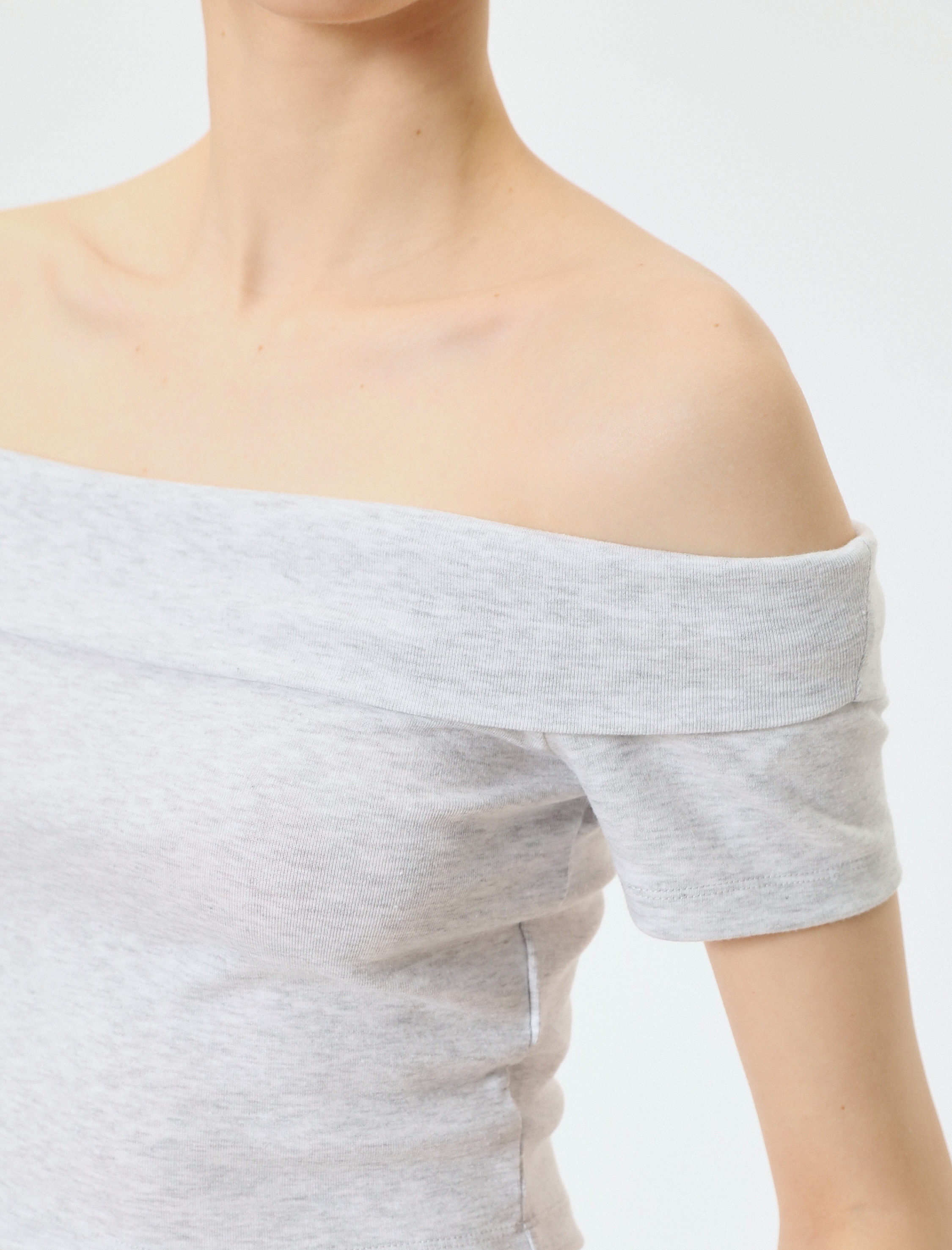   Omzu Açık Tişört Crop Kat Detaylı Ribanalı Kısa Kollu