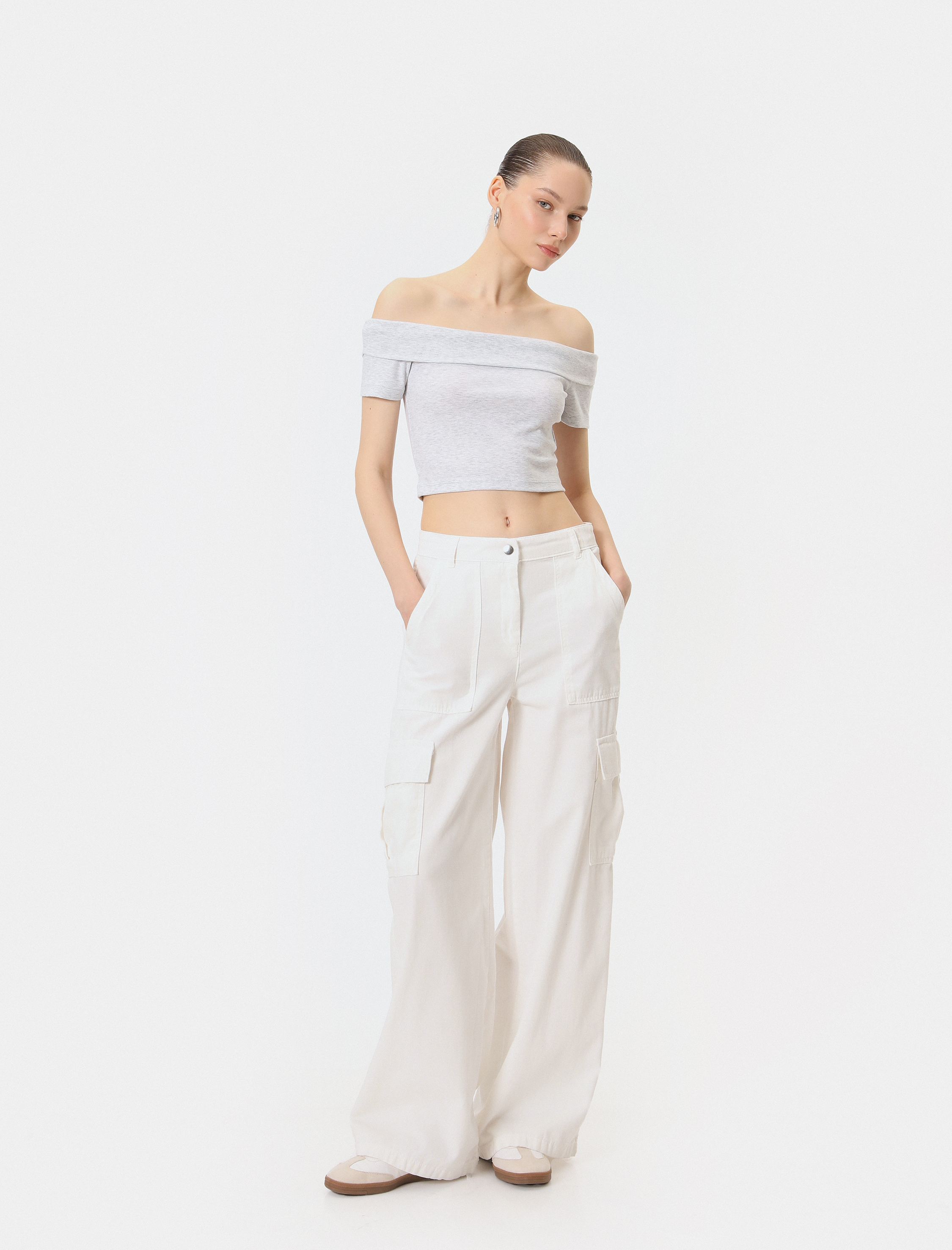   Omzu Açık Tişört Crop Kat Detaylı Ribanalı Kısa Kollu