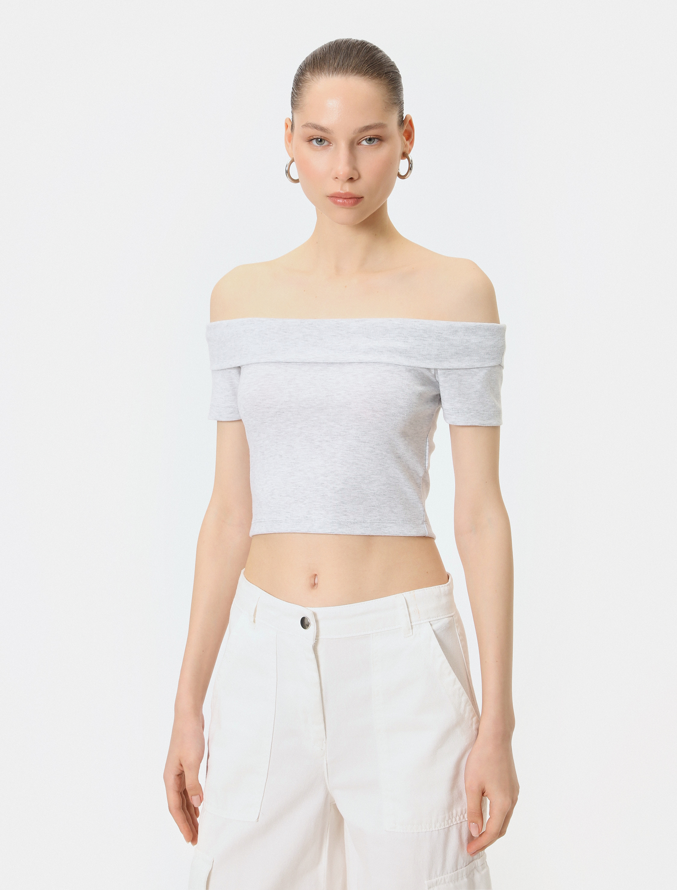   Omzu Açık Tişört Crop Kat Detaylı Ribanalı Kısa Kollu