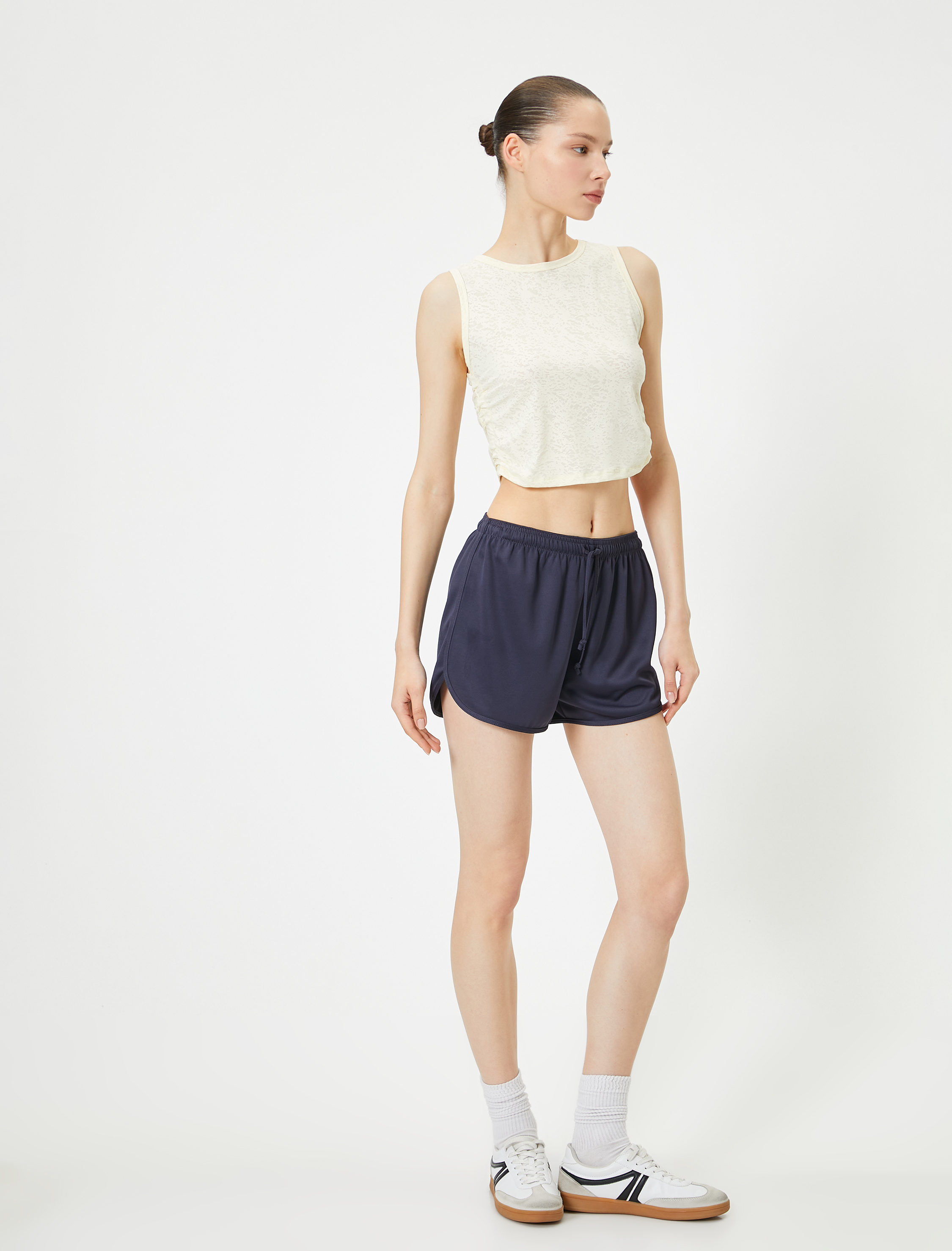   Spor Yarım Atlet Yanları Drape Detaylı Bisiklet Yaka