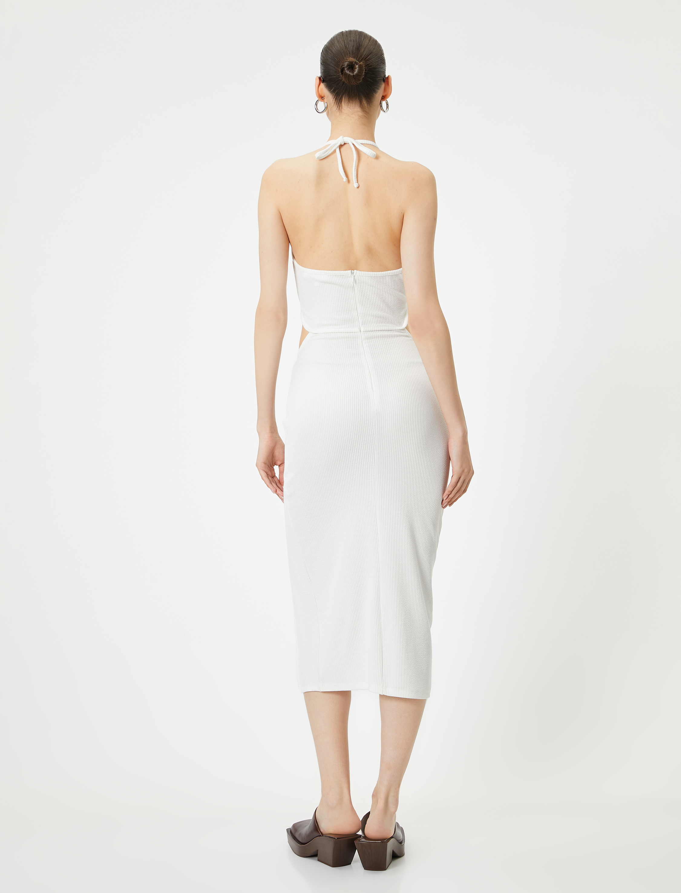   Halter Yaka Elbise Midi Pencere Detaylı Önden Yırtmaçlı Slim Fit Bürümcük