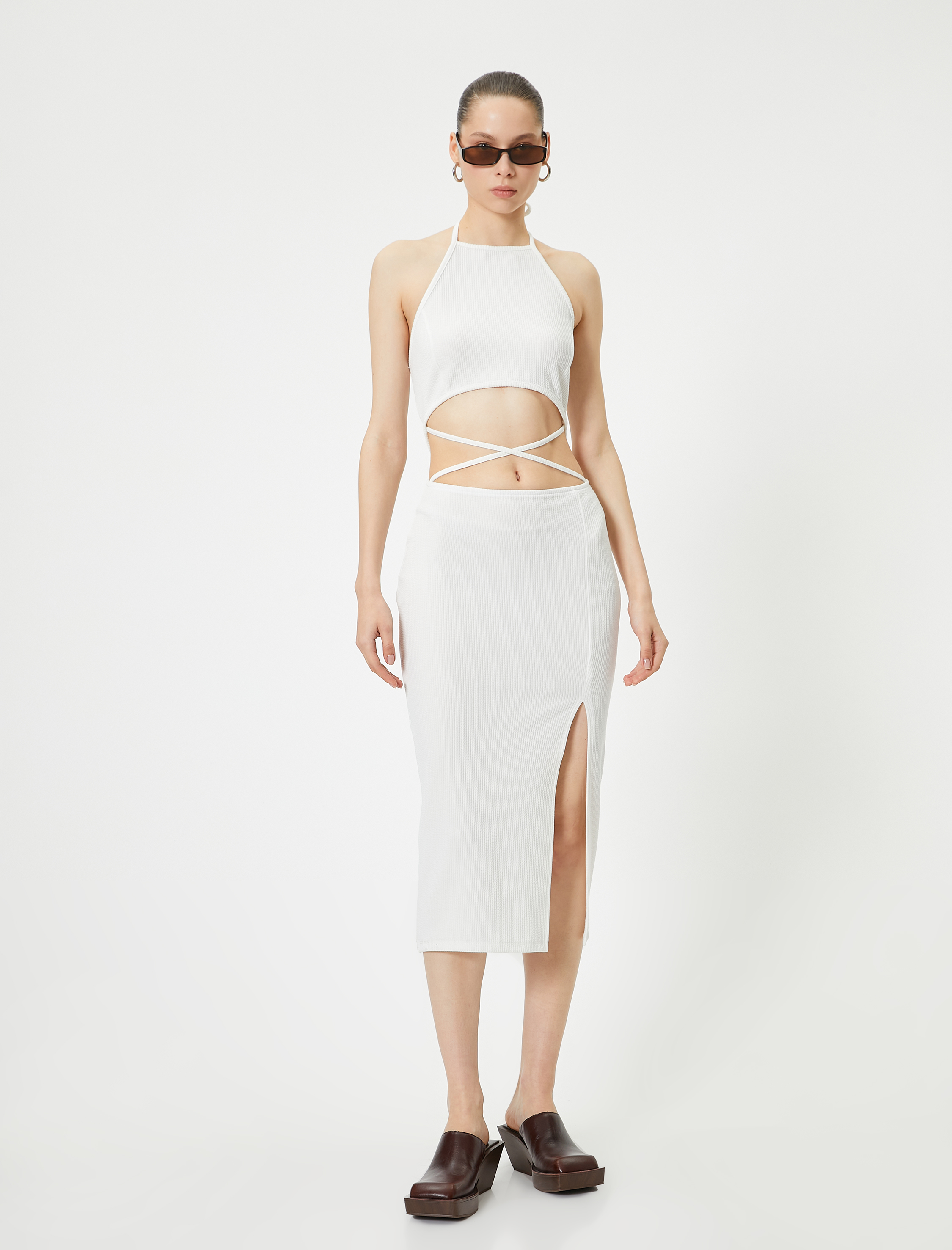   Halter Yaka Elbise Midi Pencere Detaylı Önden Yırtmaçlı Slim Fit Bürümcük