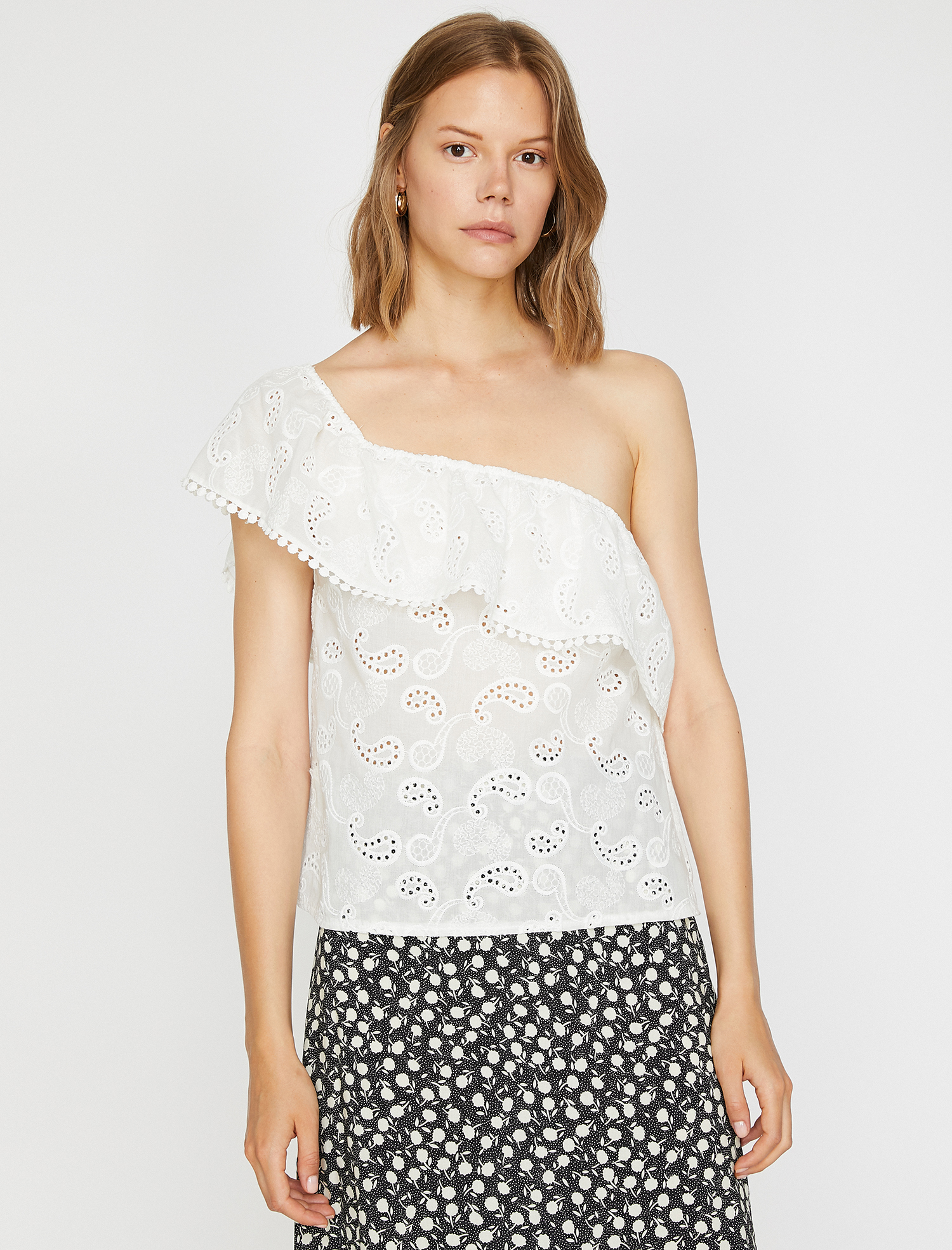   Dantel Detaylı Bluz