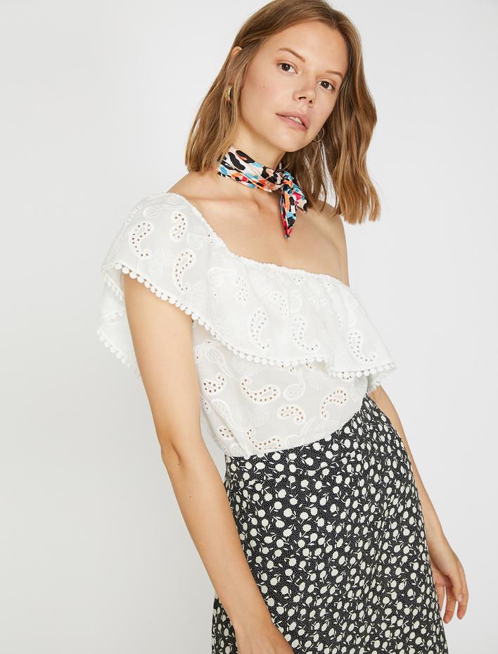  Dantel Detaylı Bluz