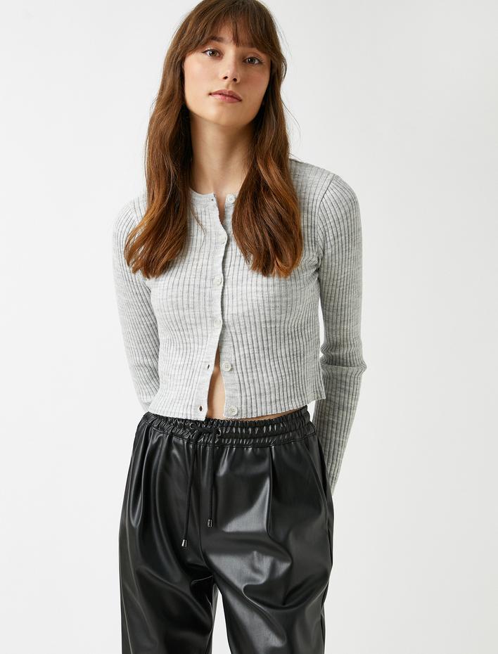  Düğme Detaylı Uzun Kollu Basic Triko Hırka