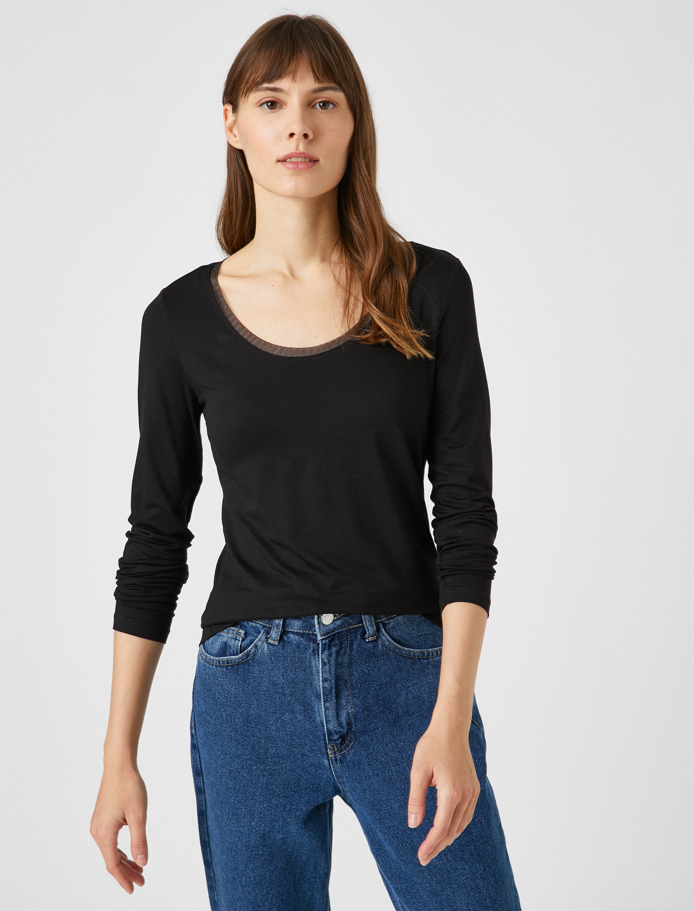   Uzun Kollu Tişört Tül Detaylı Yuvarlak Yaka