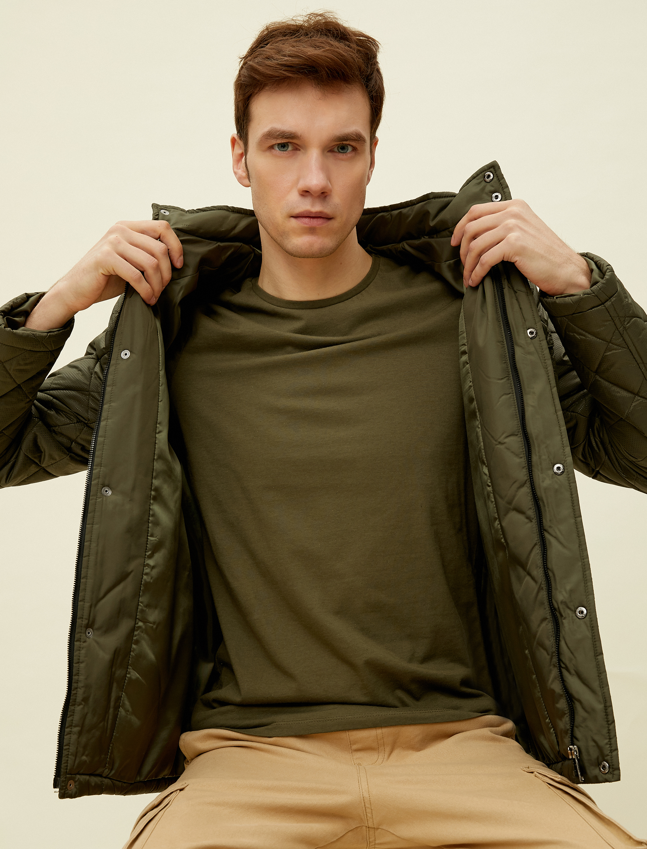 Kapitone Cepli Dik Yaka Fermuarlı Mont