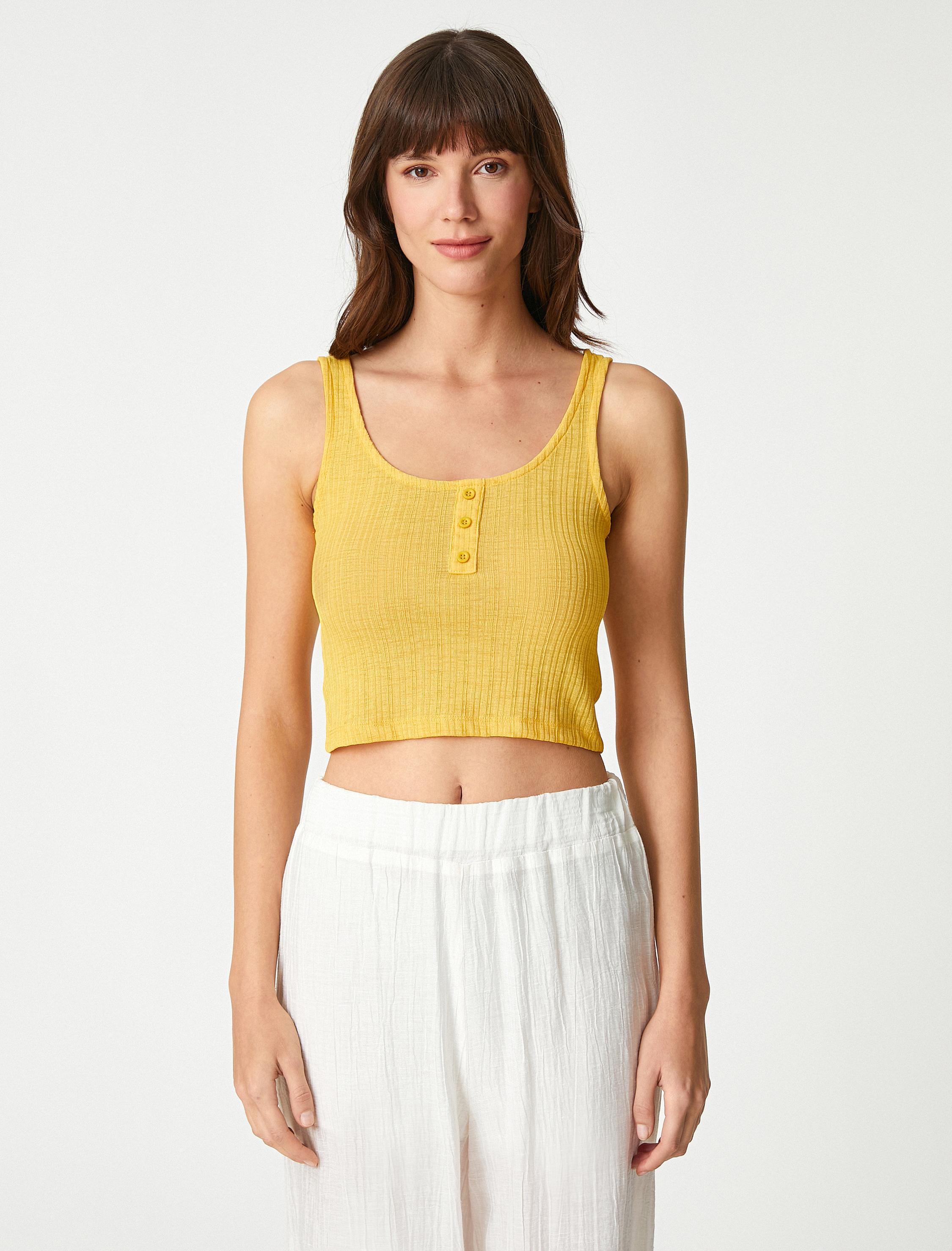   Crop Atlet U Yaka Düğme Detaylı