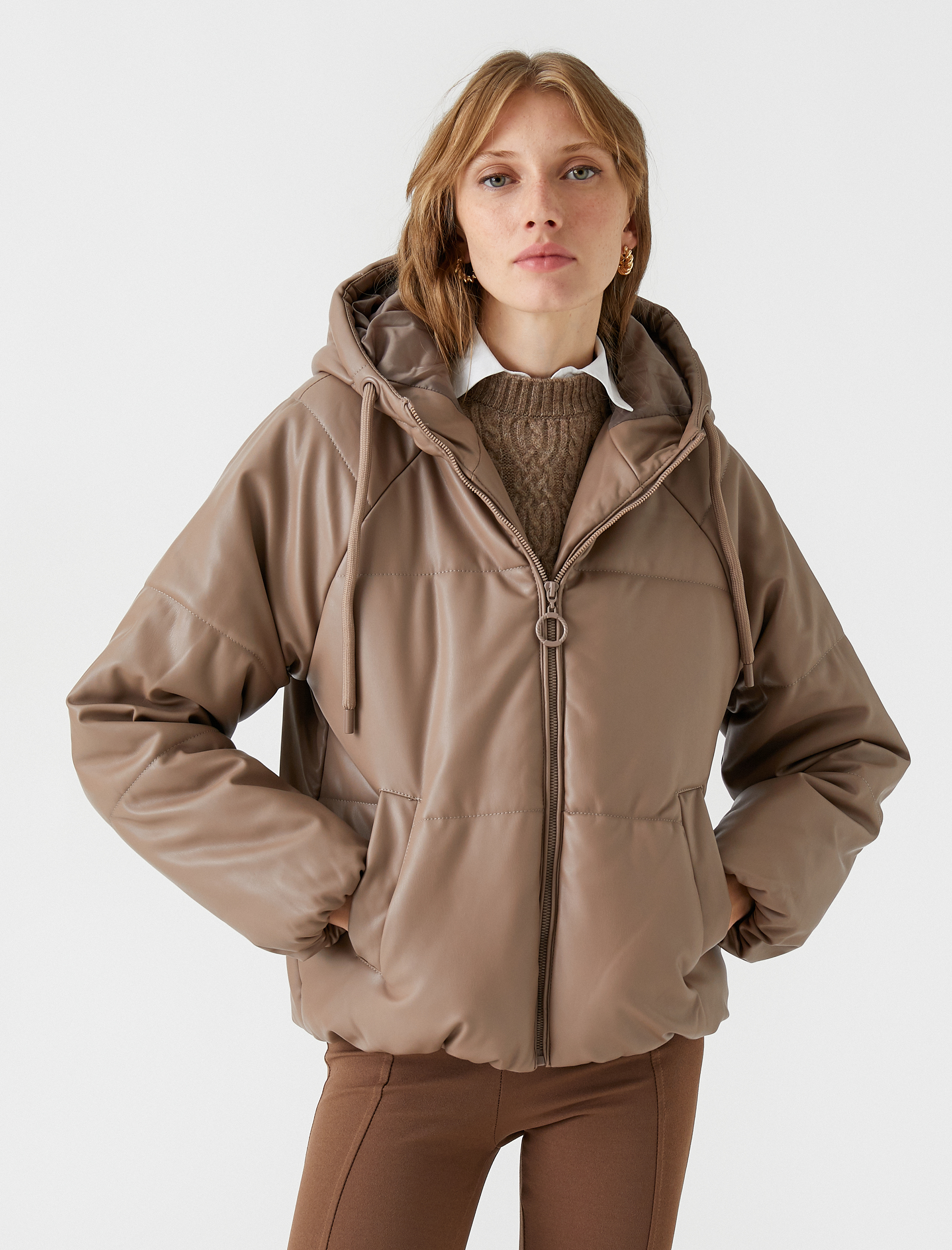   Şişme Mont Kapüşonlu Cep Detaylı