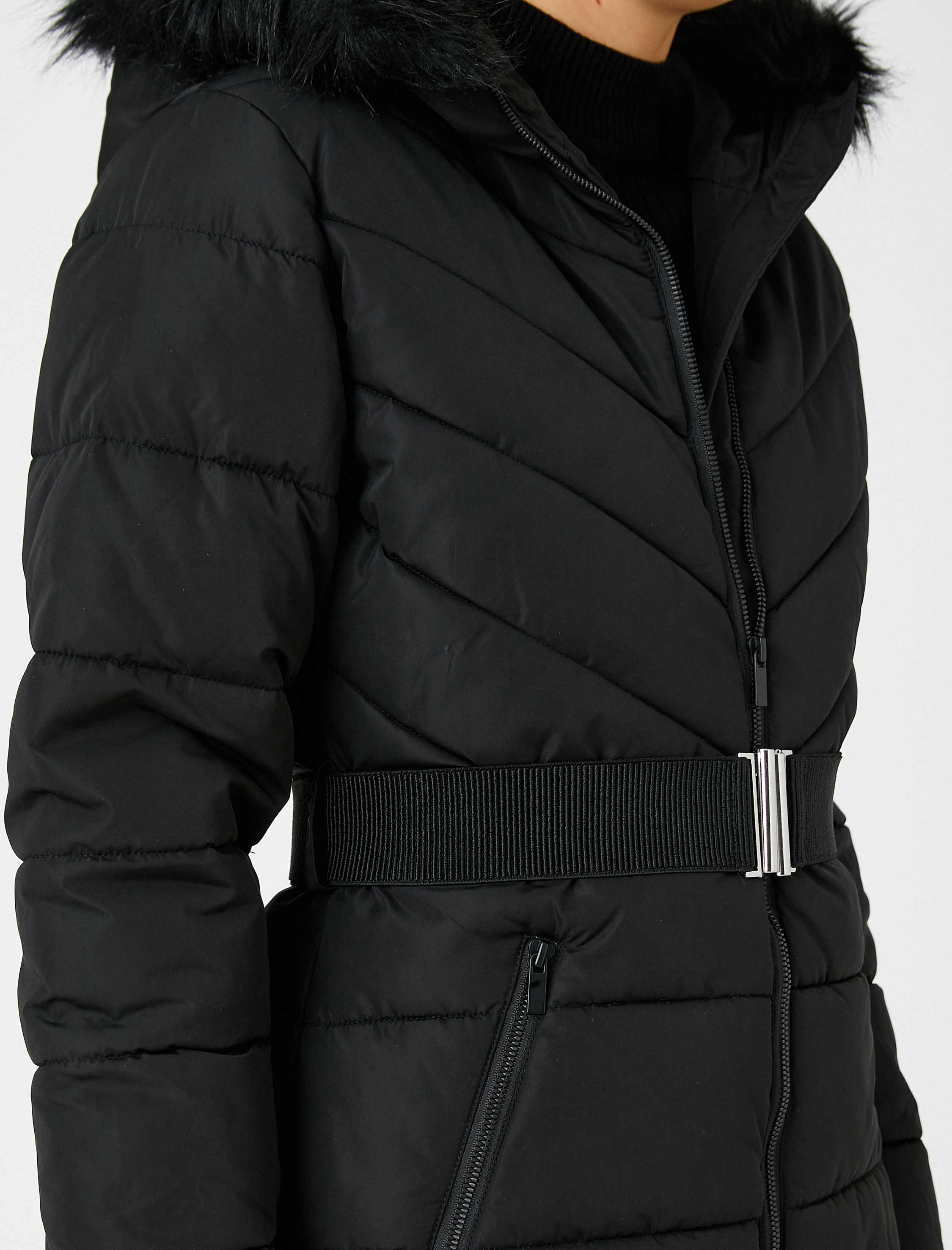   Uzun Şişme Mont Suni Kürk Detaylı Kemerli