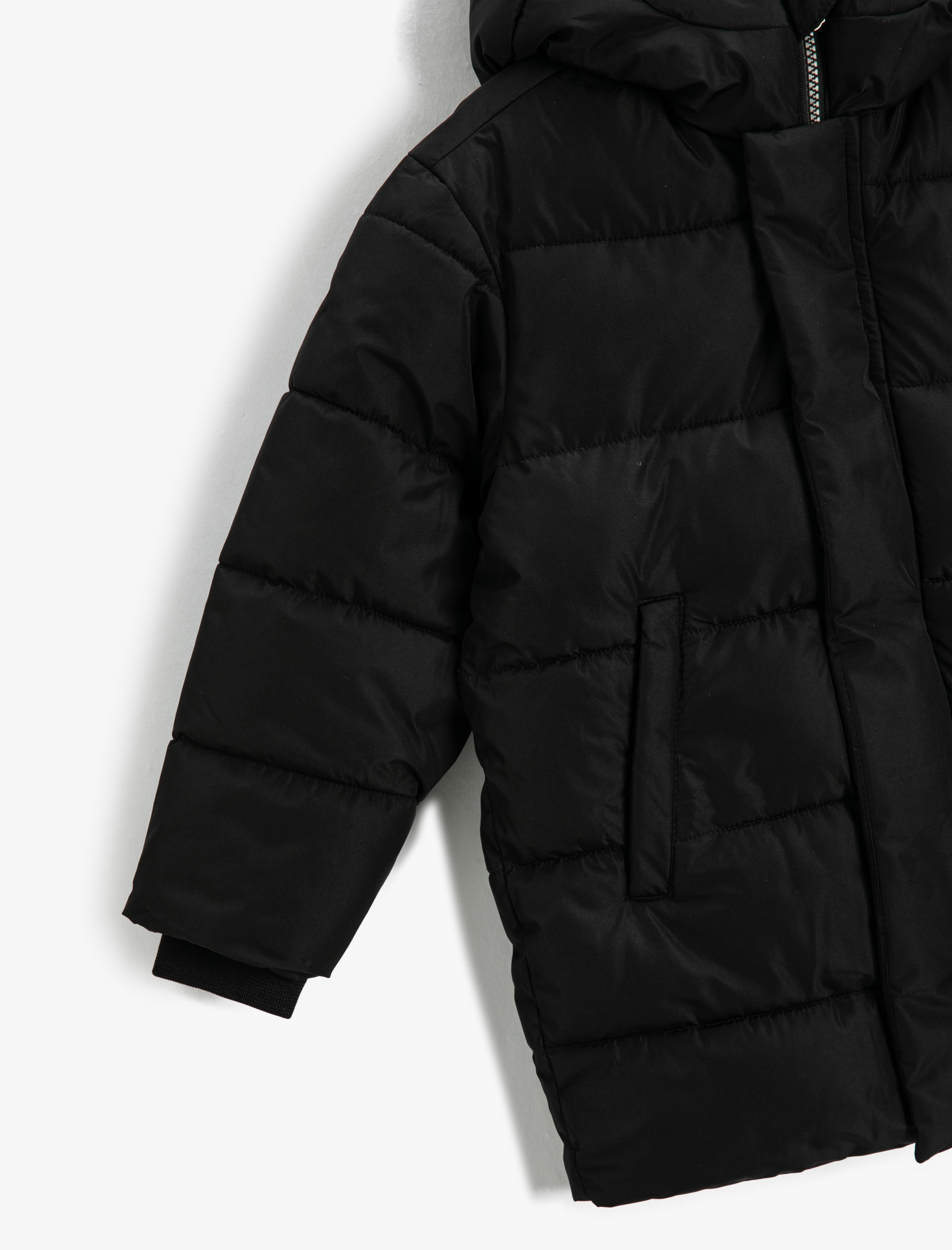  Erkek Çocuk Kapüşonlu Şişme Mont