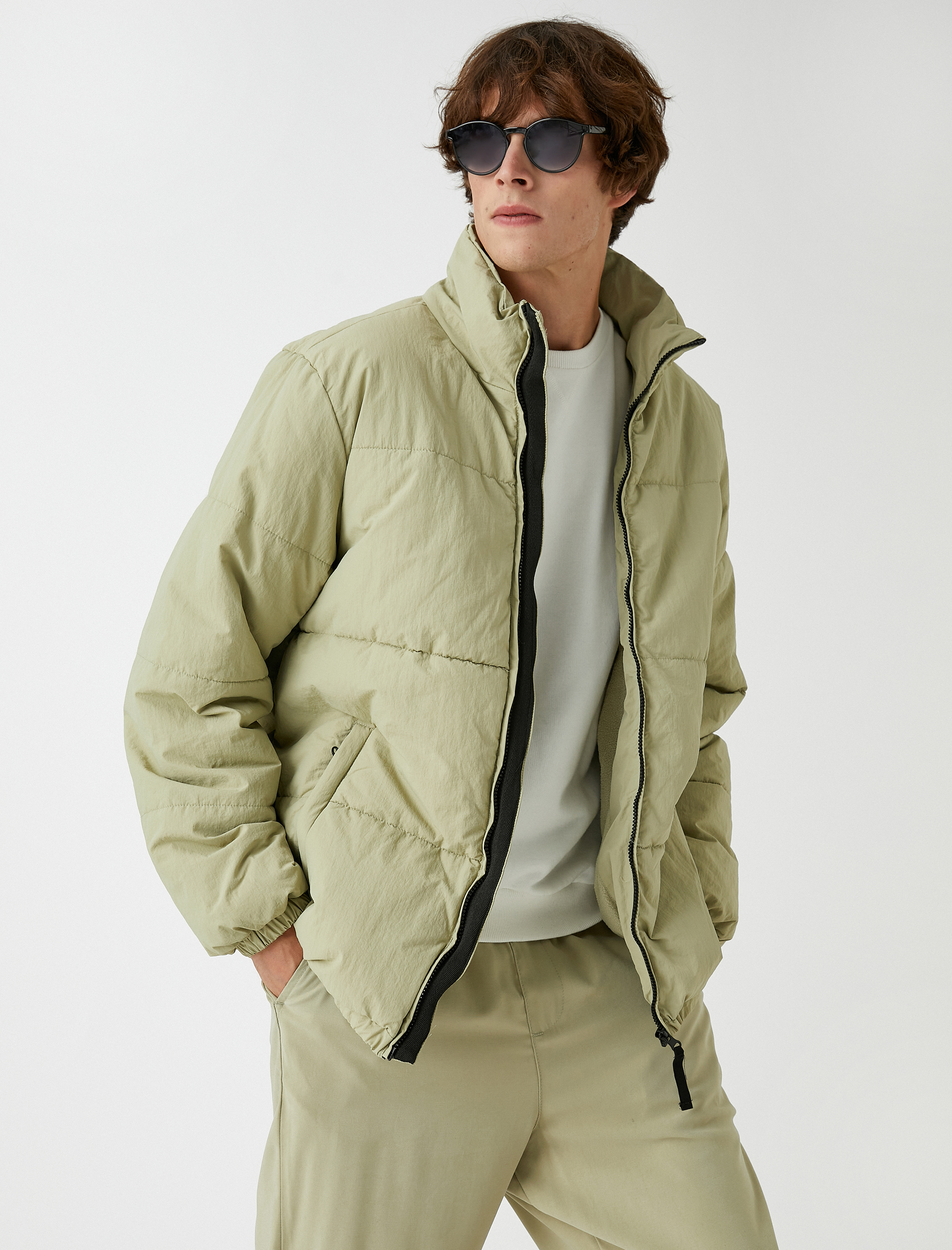   Şişme Mont Dik Yaka Fermuar Detaylı Su Geçirmez