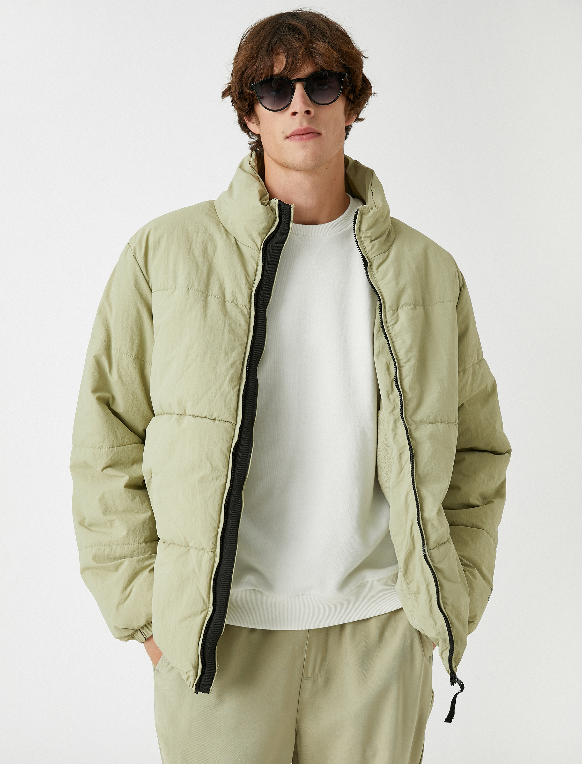   Şişme Mont Dik Yaka Fermuar Detaylı Su Geçirmez