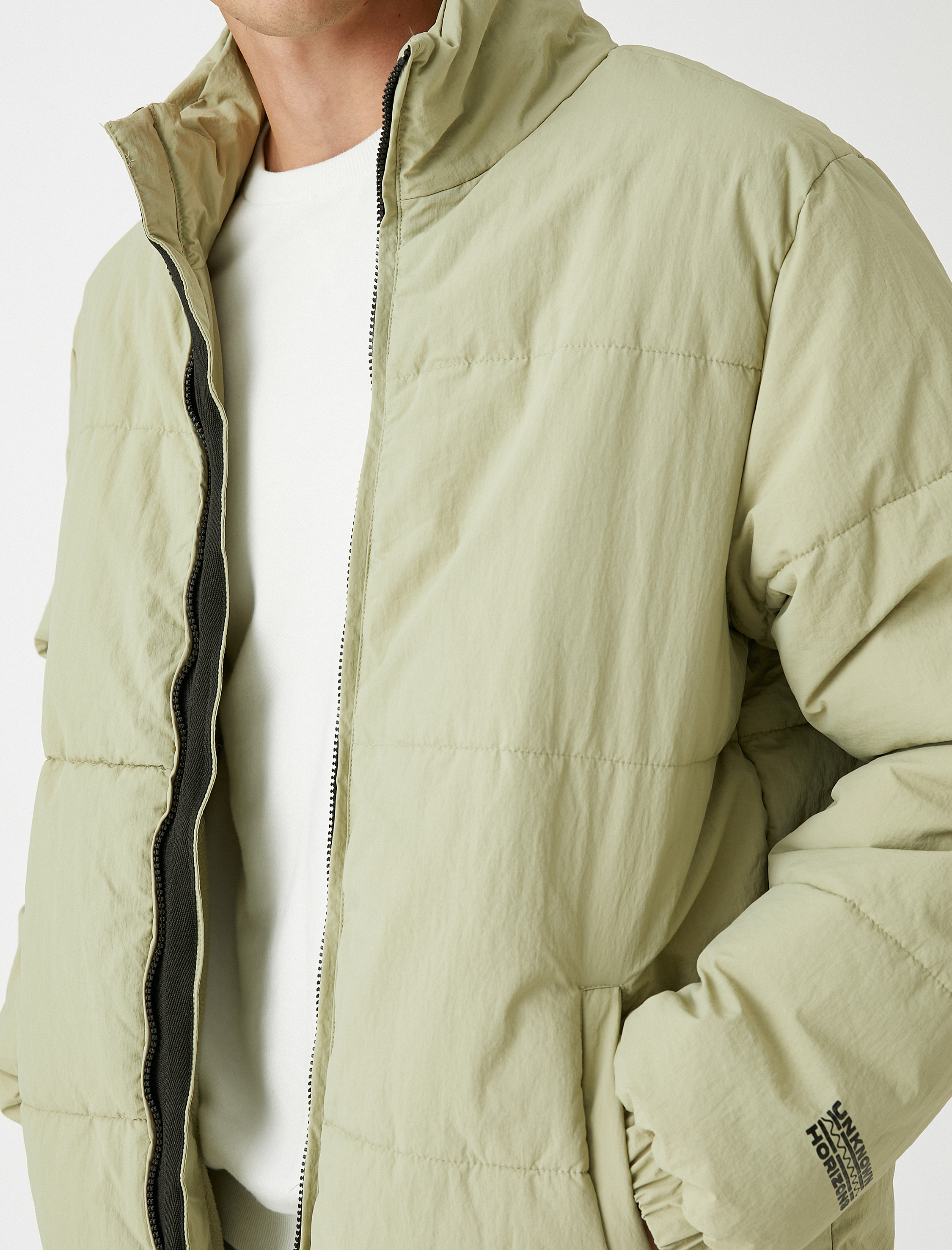   Şişme Mont Dik Yaka Fermuar Detaylı Su Geçirmez