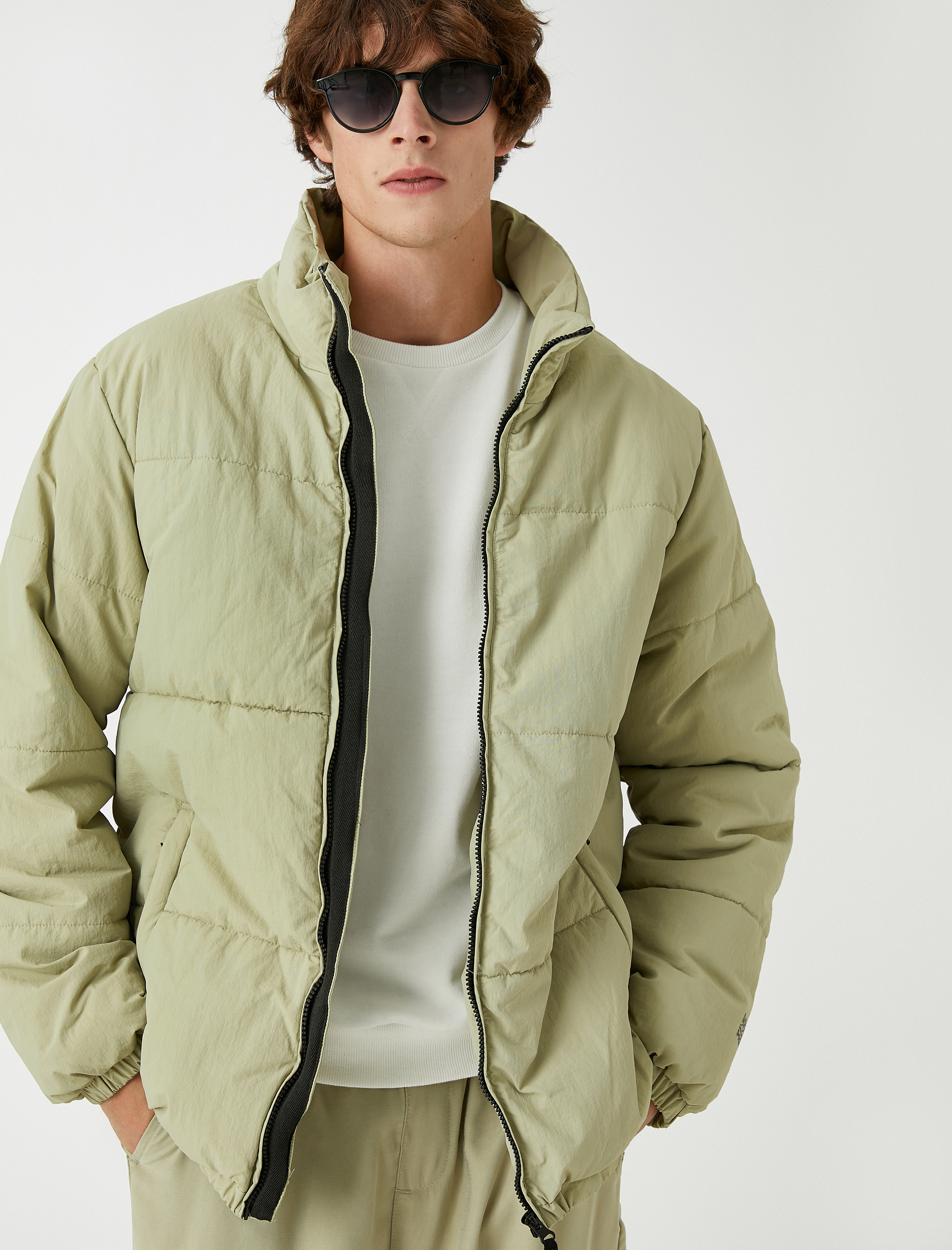   Şişme Mont Dik Yaka Fermuar Detaylı Su Geçirmez