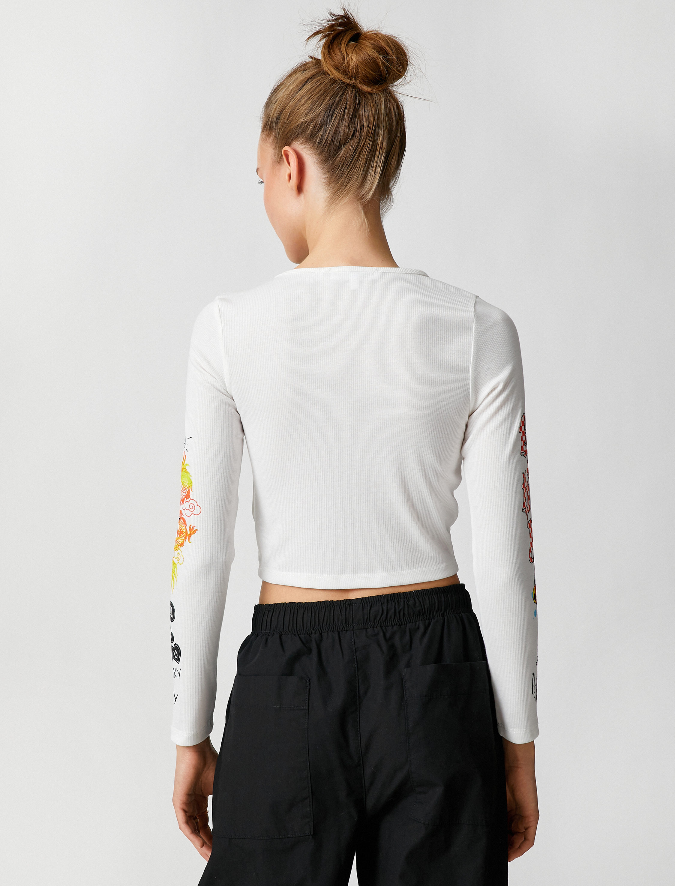   Crop Tişört Uzun Kollu Grafiti ve Kiraz Baskılı Bisiklet Yaka