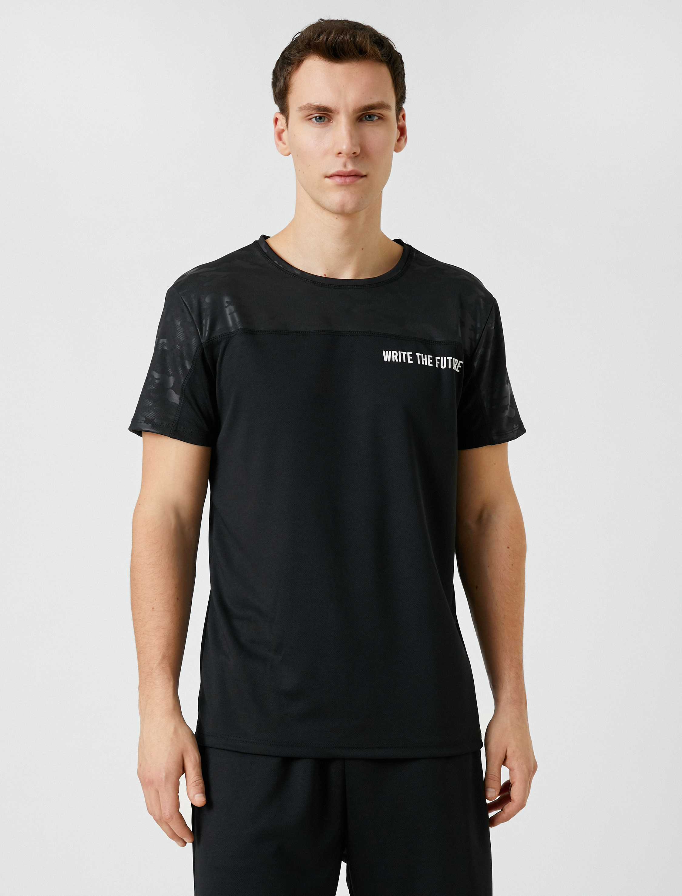   Spor Tişört Kamuflaj Detaylı Slogan Baskılı Bisiklet Yaka