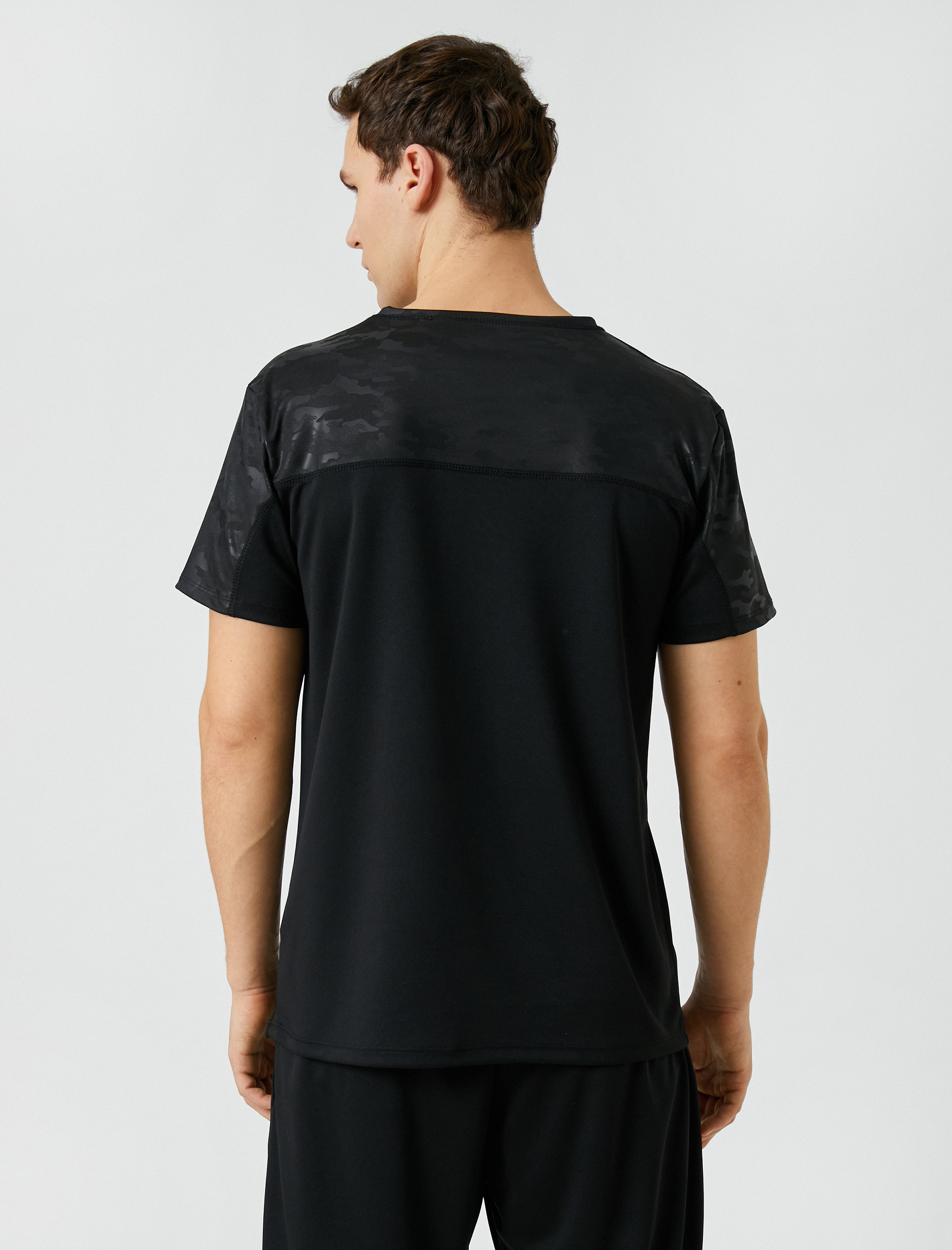   Spor Tişört Kamuflaj Detaylı Slogan Baskılı Bisiklet Yaka