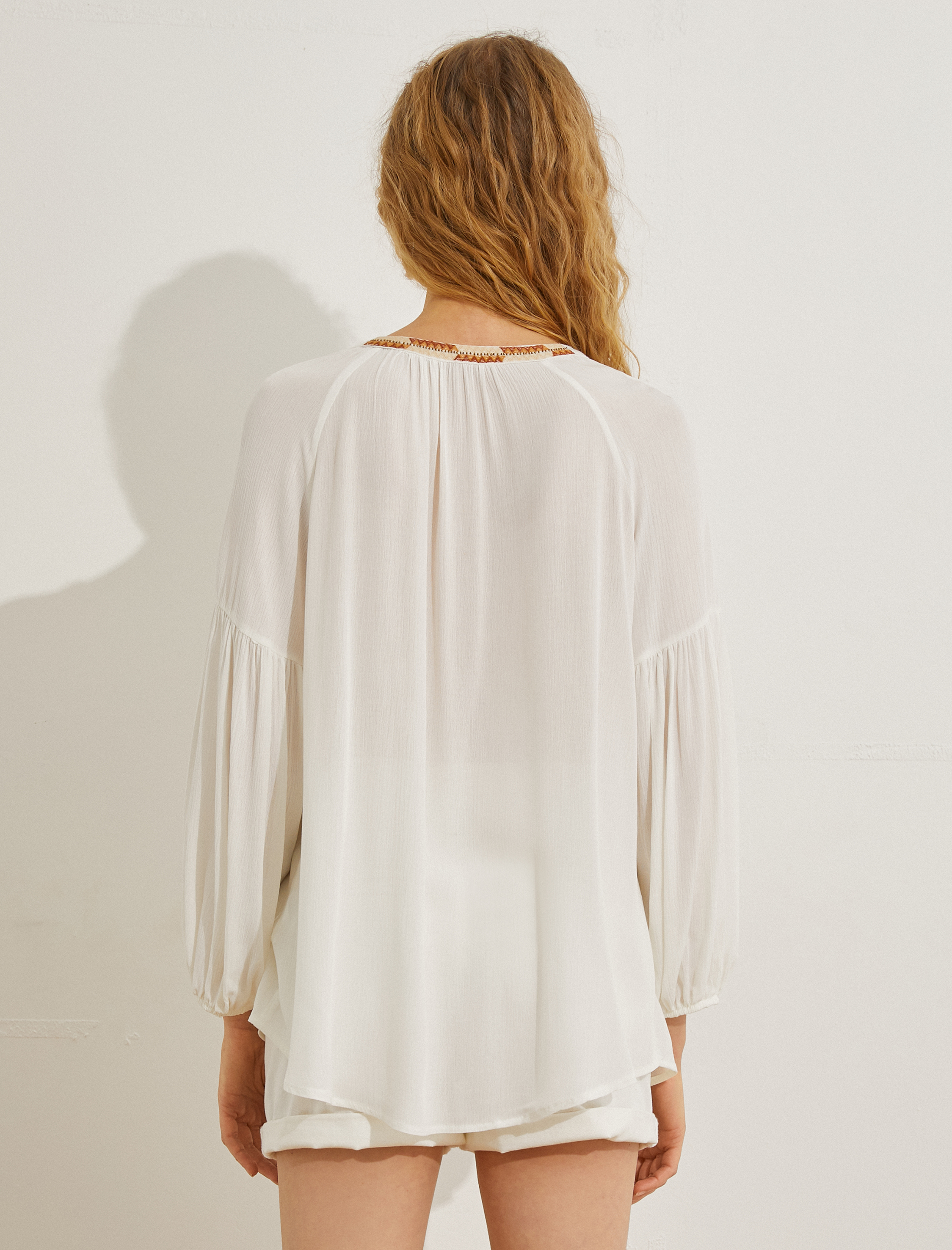   Bohem Bluz Nakış Detaylı V Yaka