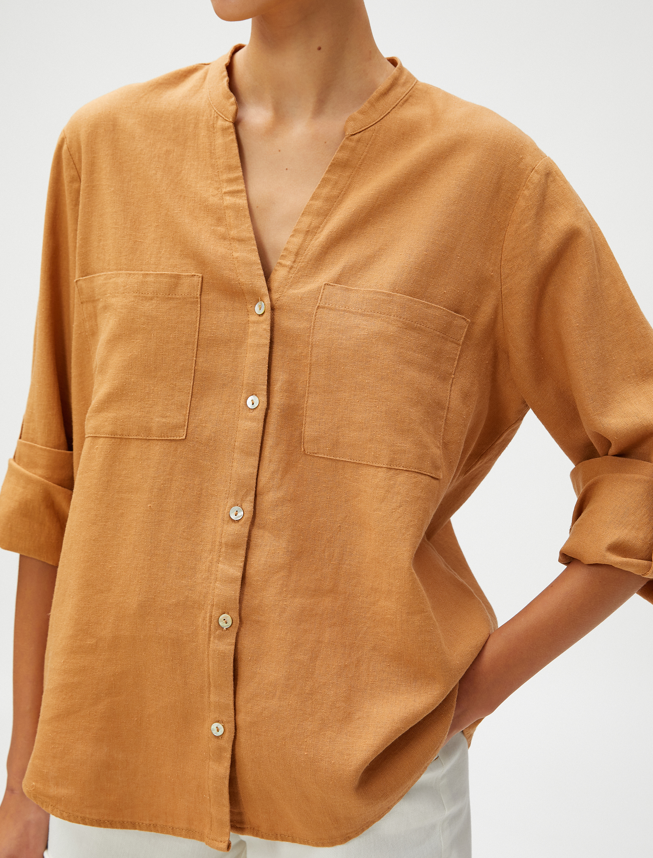   Keten Karışımlı Gömlek Kolları Katlama Detaylı