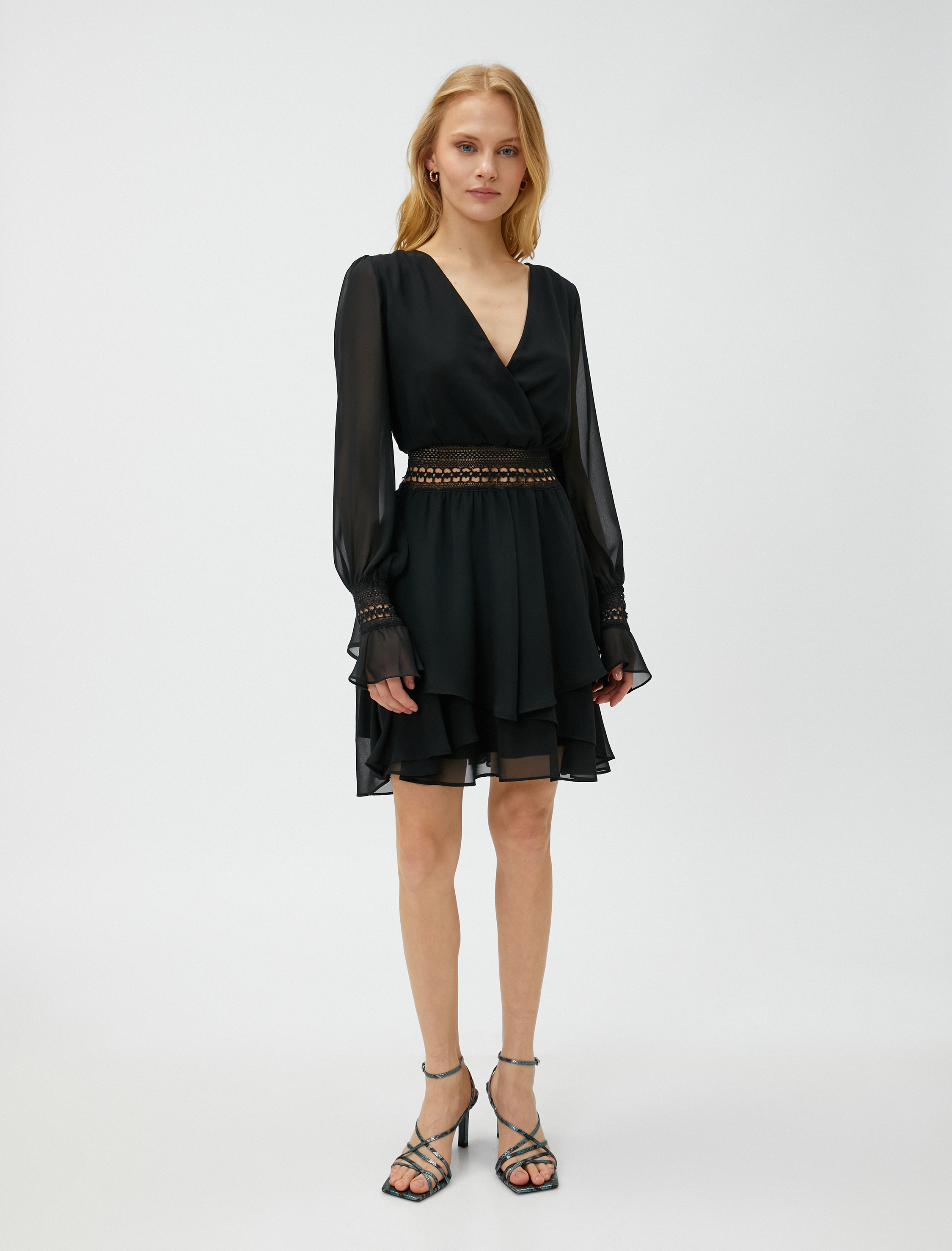   Bel Detaylı Şifon Mini Abiye Elbise V Yaka