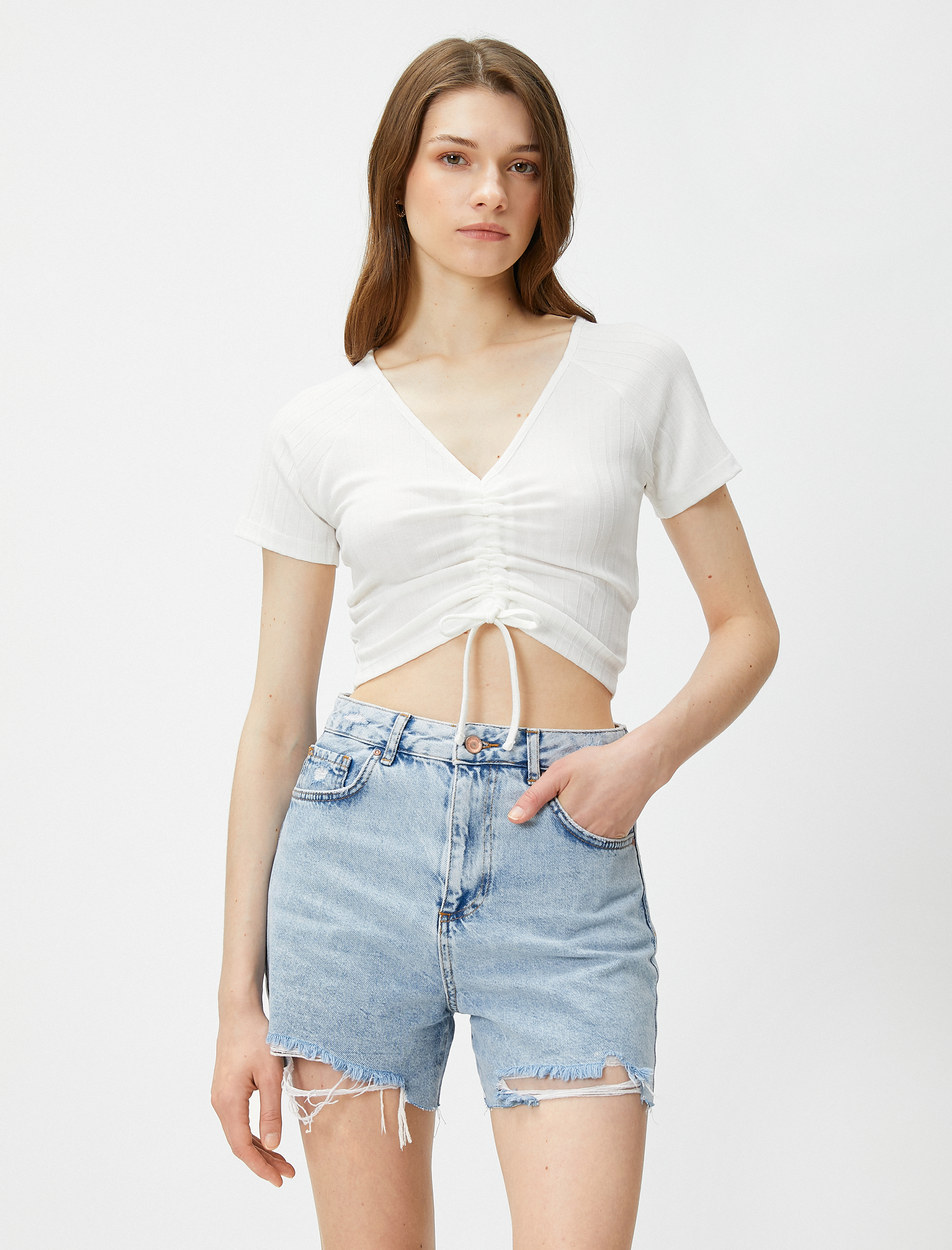   Crop Tişört V Yaka Büzgü Detaylı