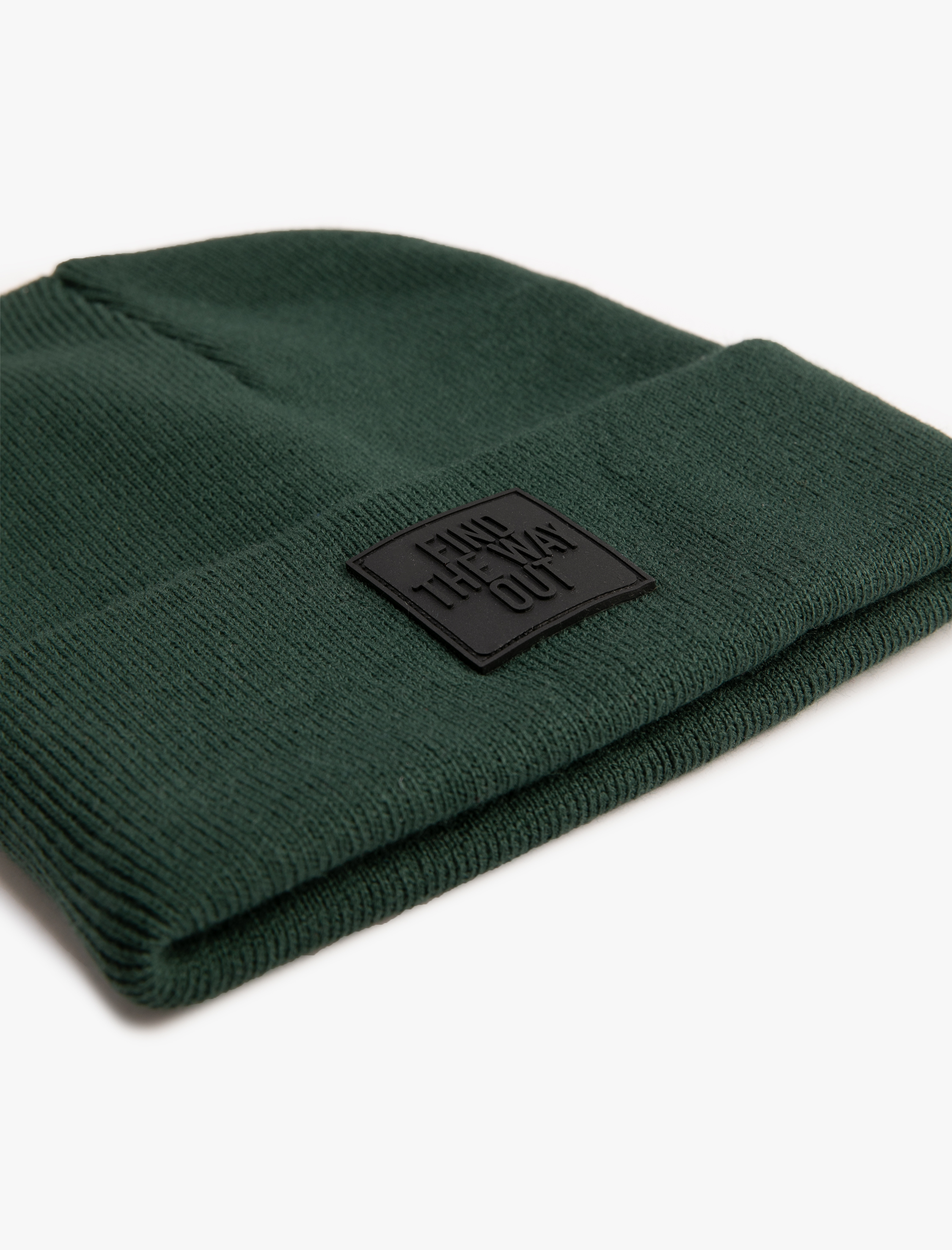  Erkek Basic Bere Slogan Etiket Baskılı Katlama Detaylı