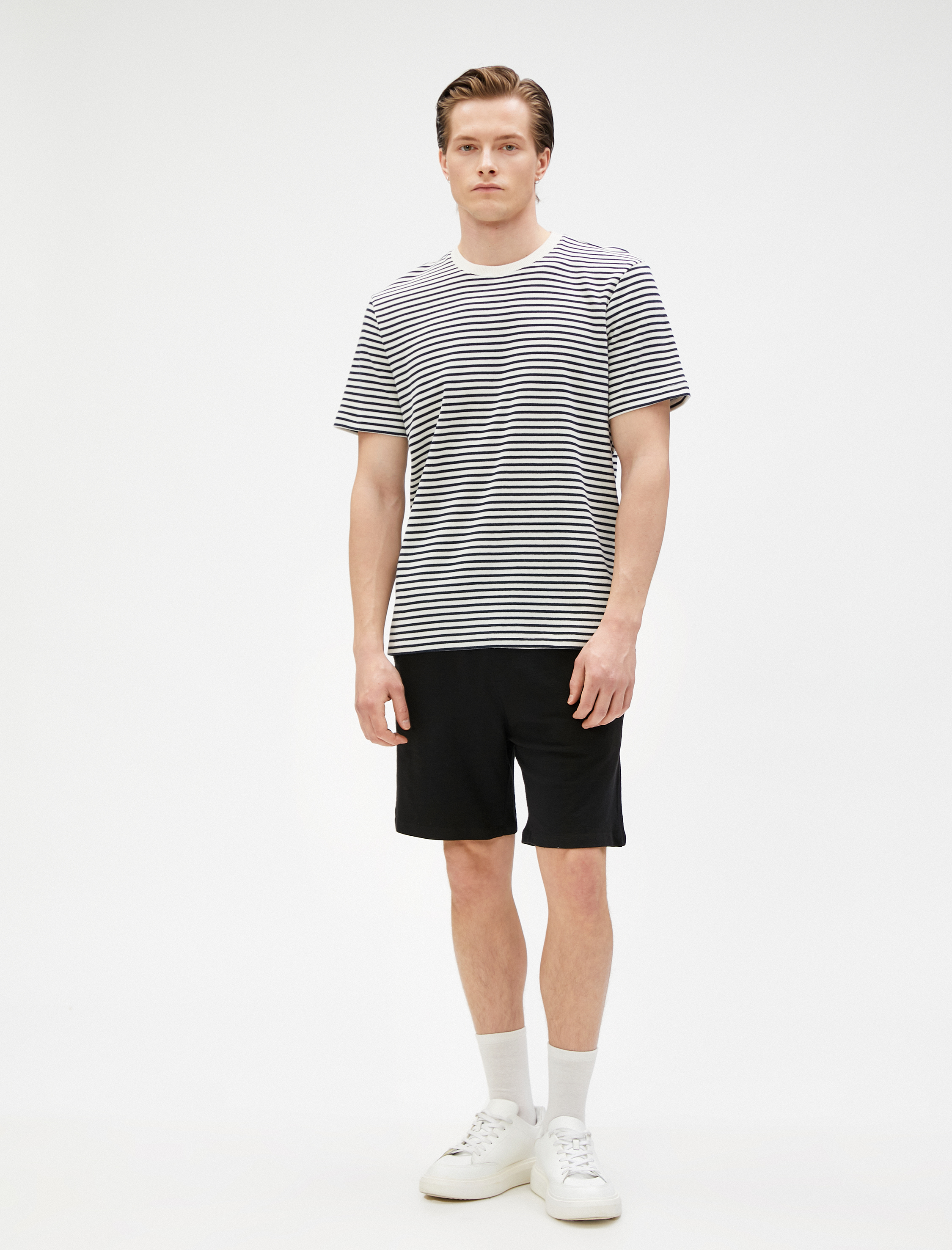   Basic Bermuda Şort Beli Bağcıklı Cep Detaylı Dar Kesim