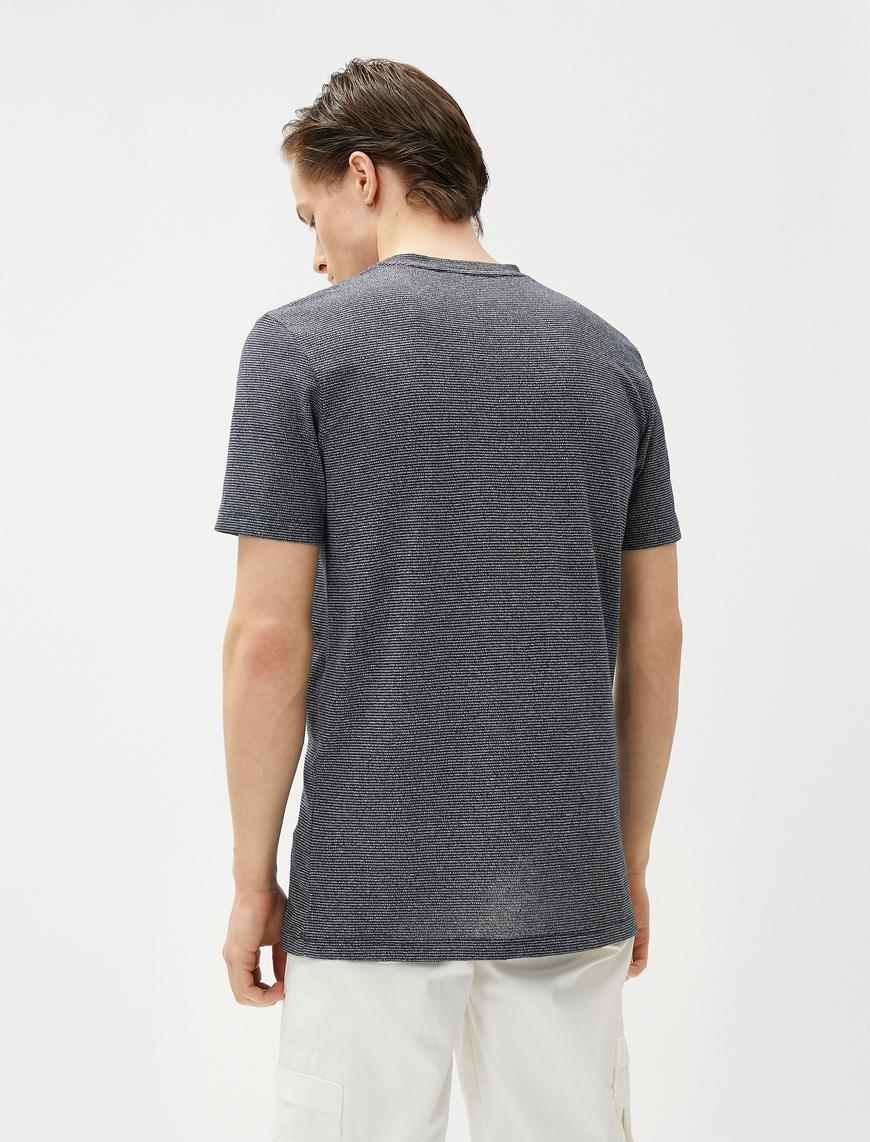   Slim Fit Tişört İşleme Detaylı Kısa Kollu Bisiklet Yaka