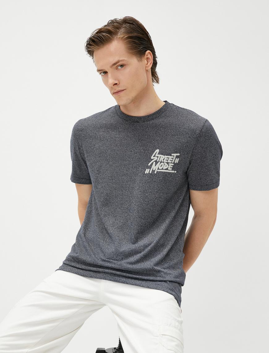  Slim Fit Tişört İşleme Detaylı Kısa Kollu Bisiklet Yaka