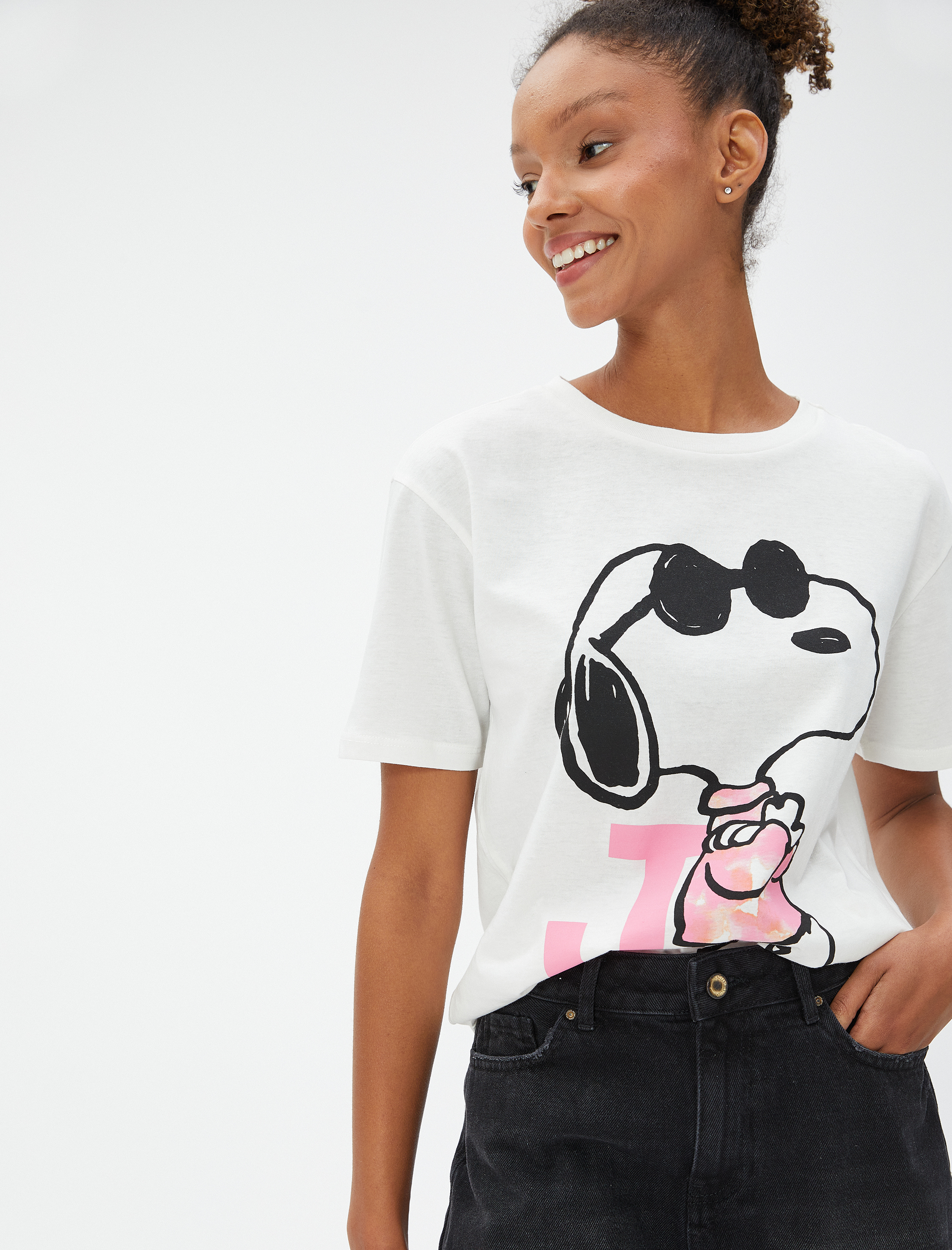   Snoopy Tişört Lisanslı Bisiklet Yaka Kısa Kollu Pamuklu