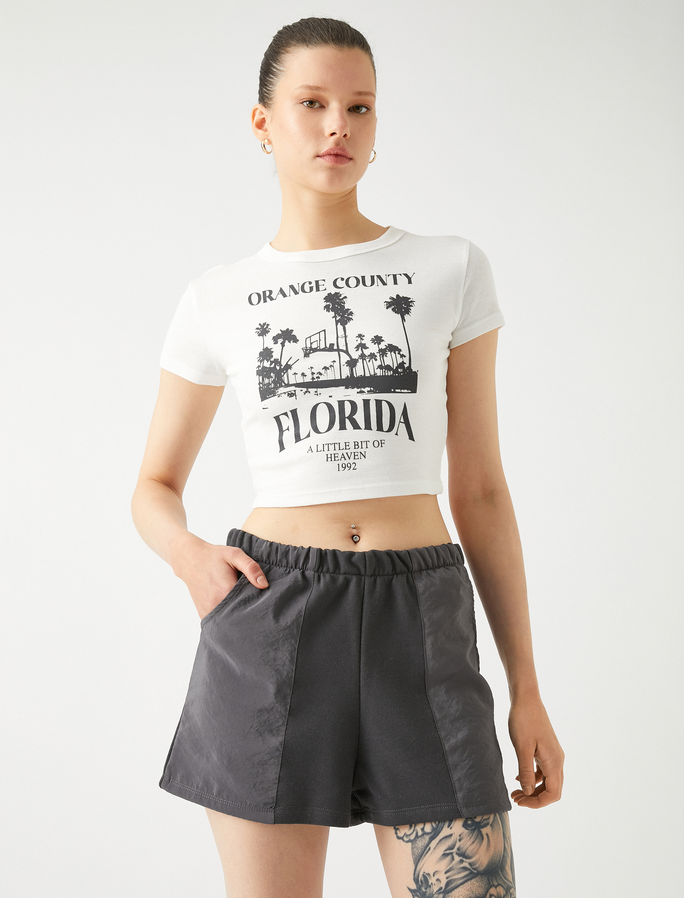   Mini Şort Beli Lastikli Cep Detaylı