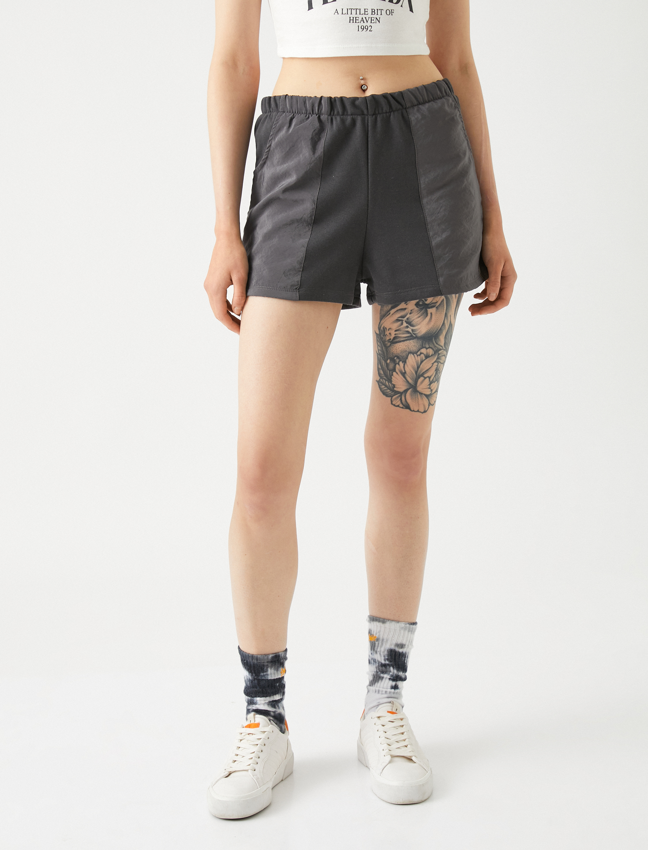   Mini Şort Beli Lastikli Cep Detaylı