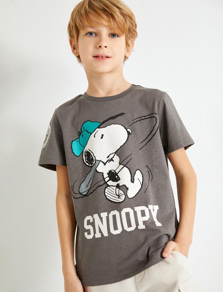Snoopy t shirt kind sale