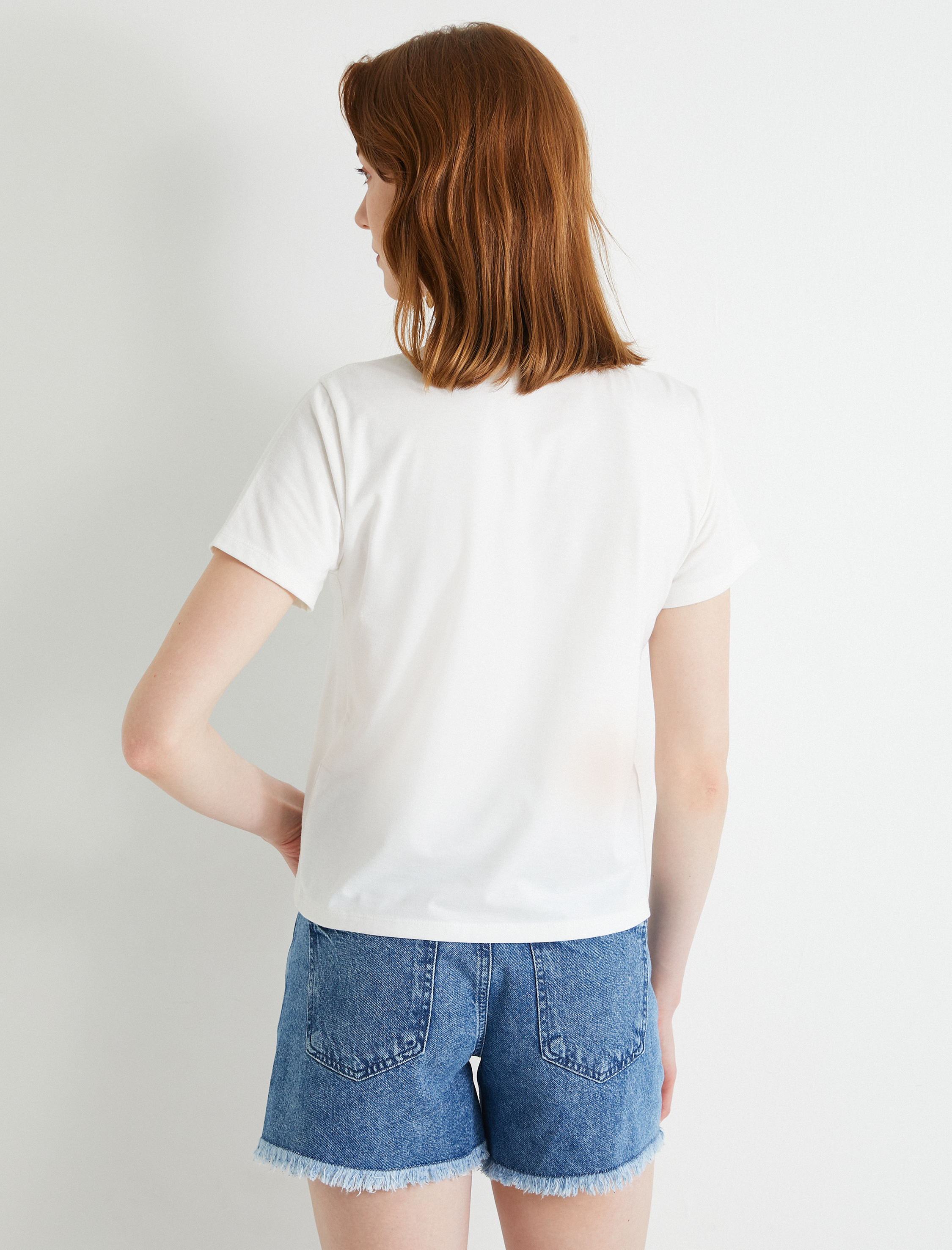   İncili Yaka Detaylı Tişört Kısa Kollu Bisiklet Yaka Pamuklu