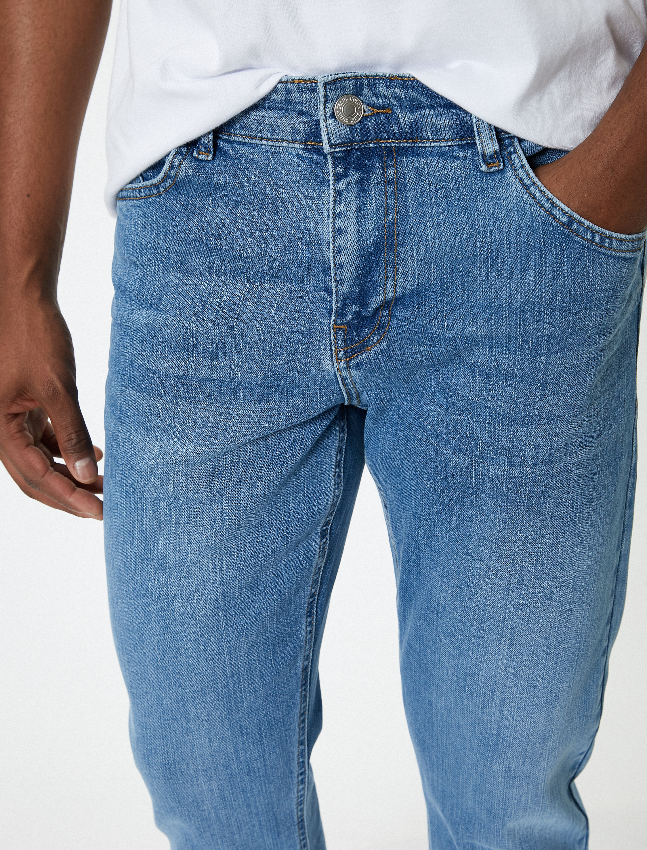   Brad Jeans - Slim Fit Jean